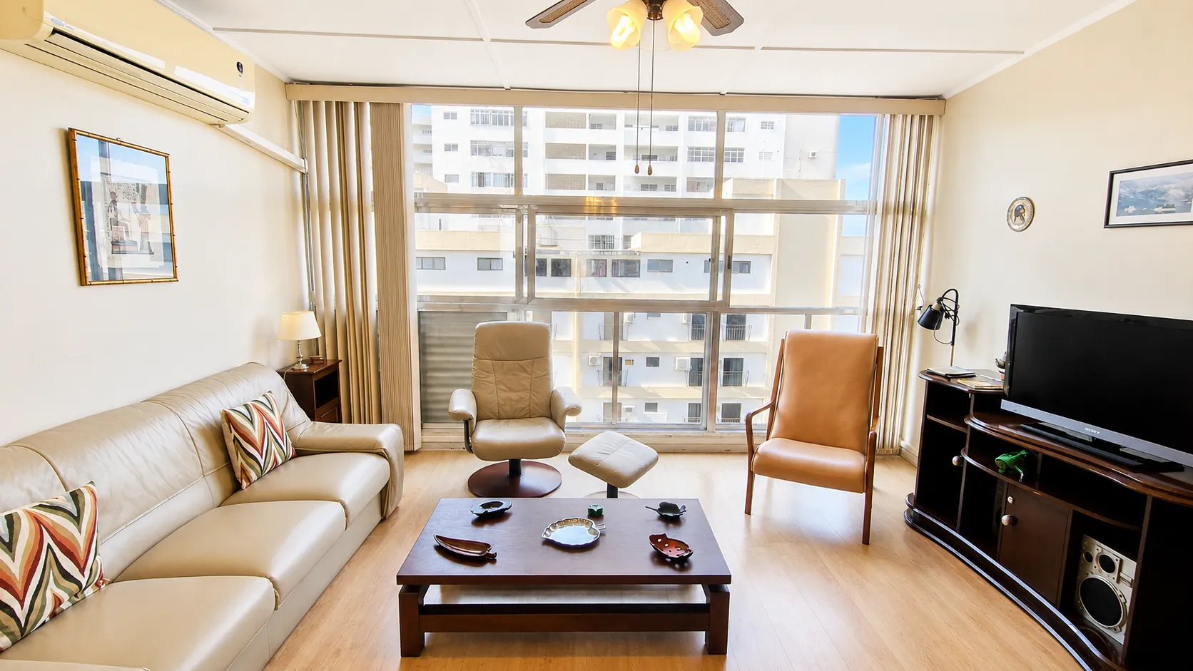 Maravilhoso Apartamento para Temporada &ndash; Frente Mar com Vista Panor&acirc;mica Avenida Vicente de Carvalho Santos - 