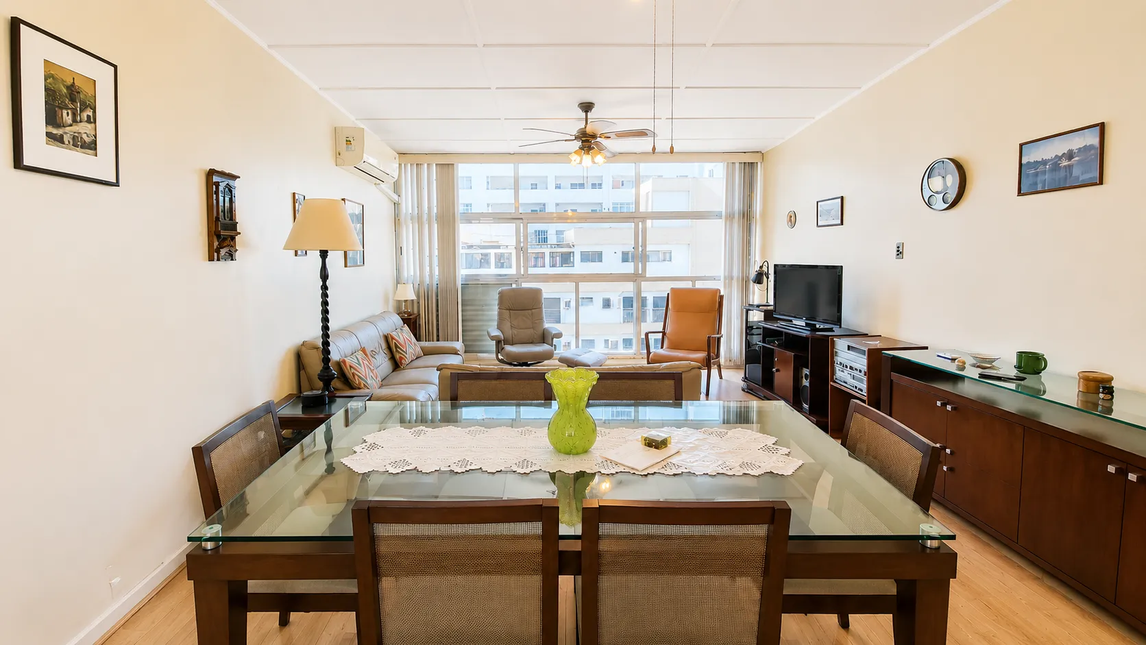 Maravilhoso Apartamento para Temporada &ndash; Frente Mar com Vista Panor&acirc;mica Avenida Vicente de Carvalho Santos - 