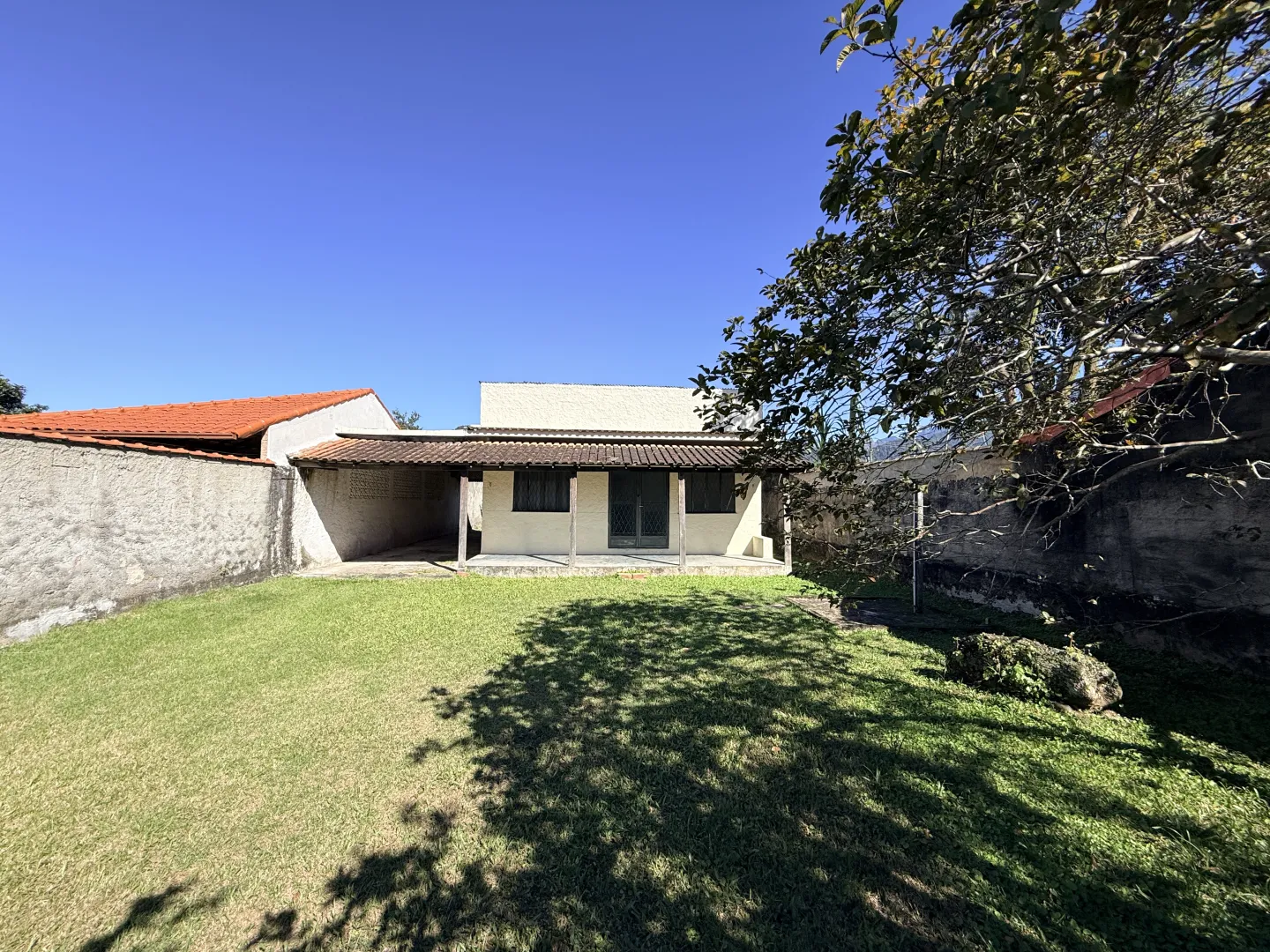 Alugando casa com quintal em Guapimirim-RJ Avenida Santo Antônio Guapimirim - 