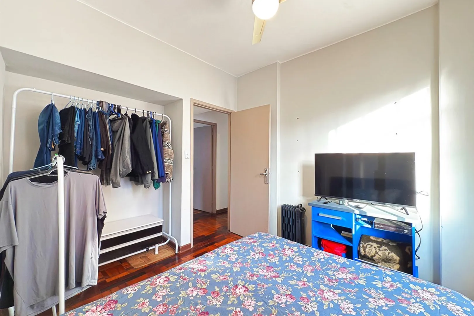 R$ 495.000 - &Oacute;TIMO APARTAMENTO - SEMIMOBILIADO - SACADA - 98M2 - 3 DORM - 1 VAGA Rua Jerônimo Coelho Porto Alegre - 