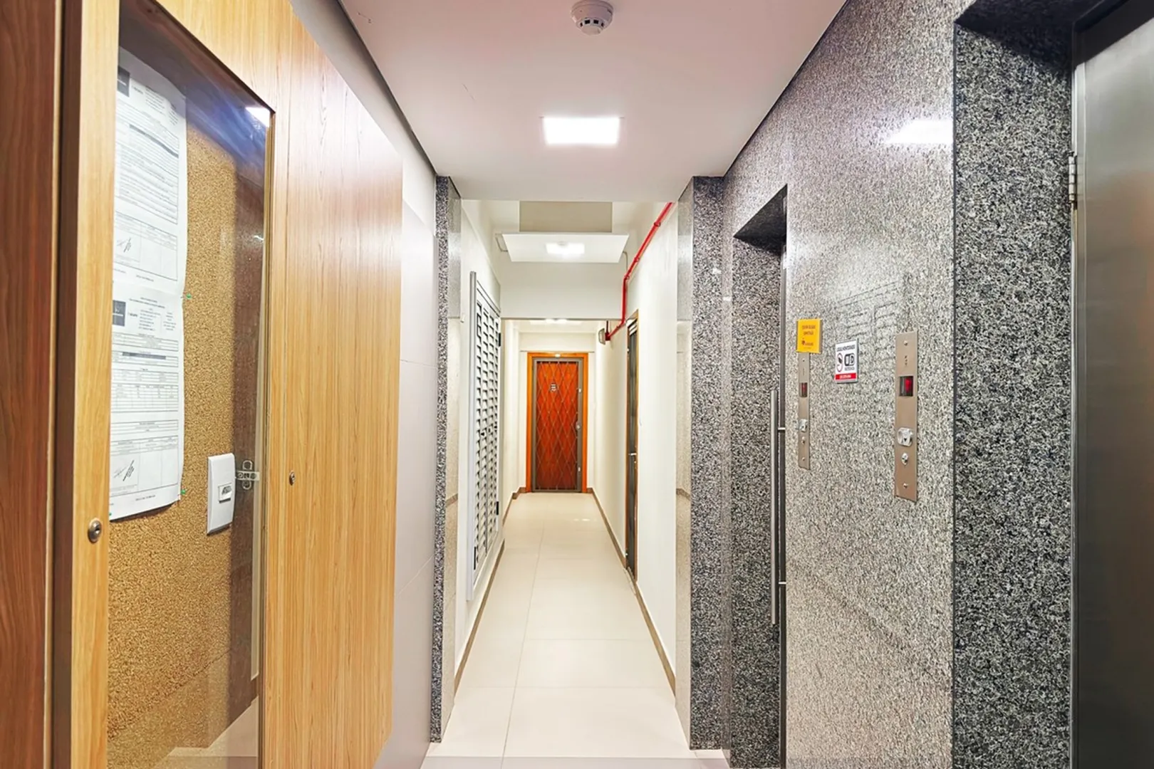 R$ 495.000 - &Oacute;TIMO APARTAMENTO - SEMIMOBILIADO - SACADA - 98M2 - 3 DORM - 1 VAGA Rua Jerônimo Coelho Porto Alegre - 