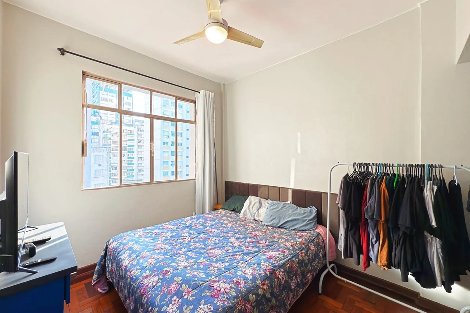 R$ 495.000 - &Oacute;TIMO APARTAMENTO - SEMIMOBILIADO - SACADA - 98M2 - 3 DORM - 1 VAGA Rua Jerônimo Coelho Porto Alegre - 