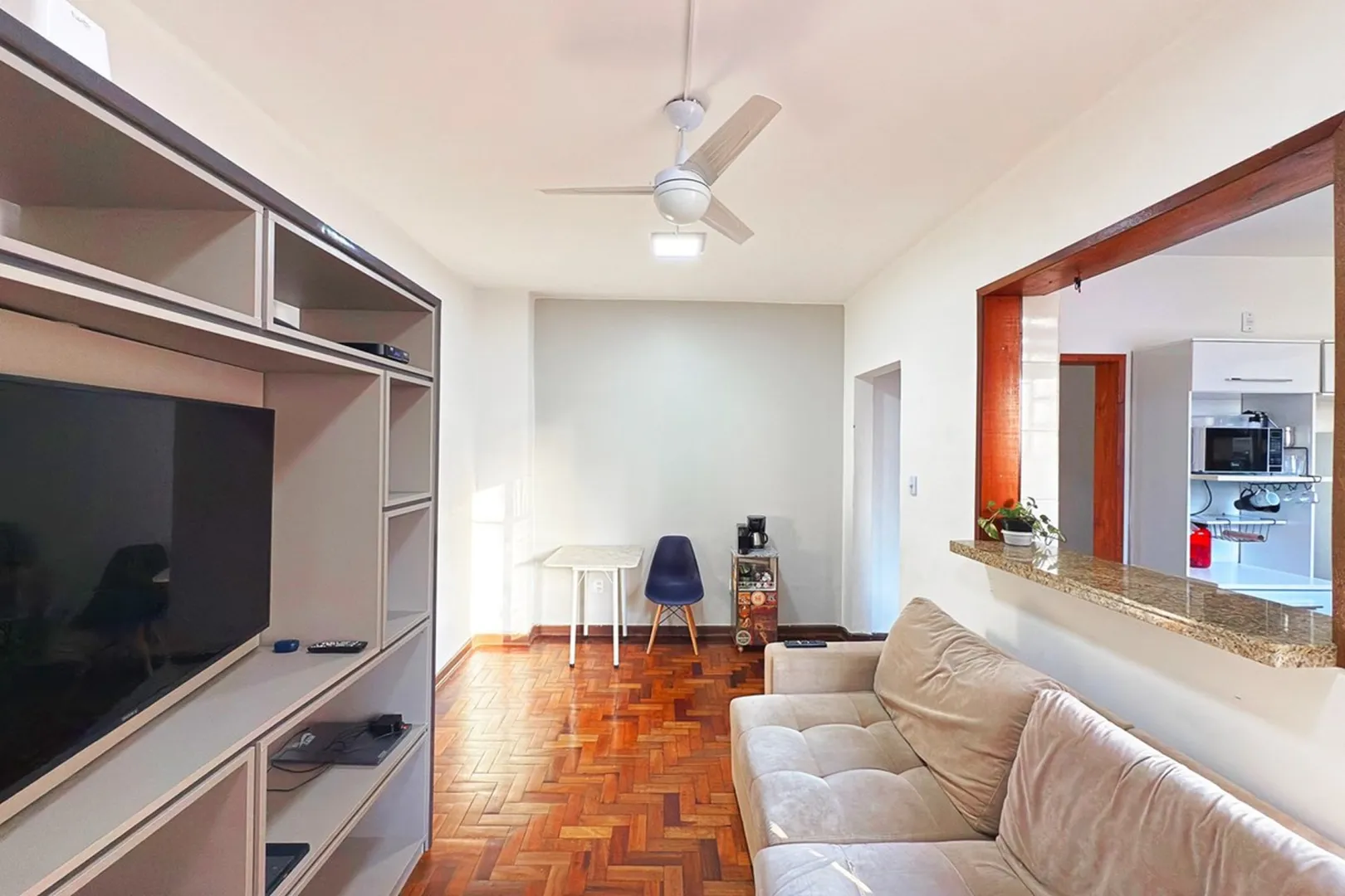 R$ 495.000 - &Oacute;TIMO APARTAMENTO - SEMIMOBILIADO - SACADA - 98M2 - 3 DORM - 1 VAGA Rua Jerônimo Coelho Porto Alegre - 