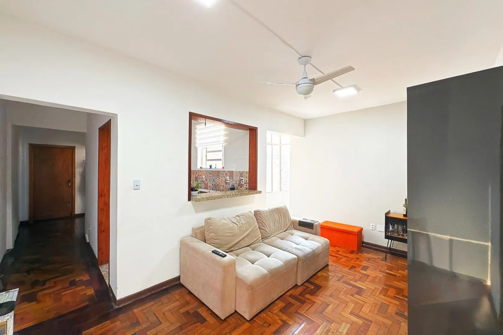 R$ 495.000 - &Oacute;TIMO APARTAMENTO - SEMIMOBILIADO - SACADA - 98M2 - 3 DORM - 1 VAGA Rua Jerônimo Coelho Porto Alegre - 