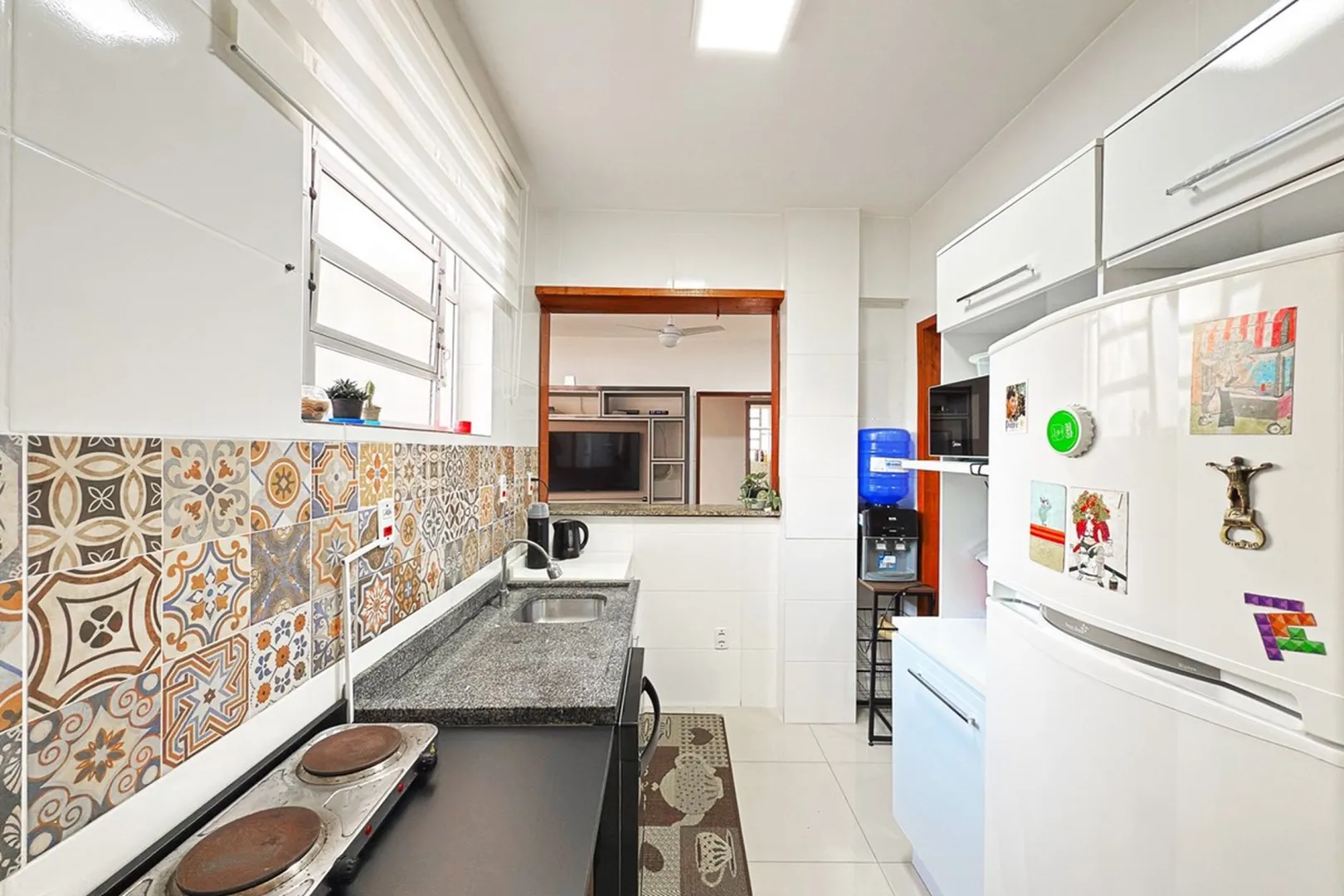 R$ 495.000 - &Oacute;TIMO APARTAMENTO - SEMIMOBILIADO - SACADA - 98M2 - 3 DORM - 1 VAGA Rua Jerônimo Coelho Porto Alegre - 