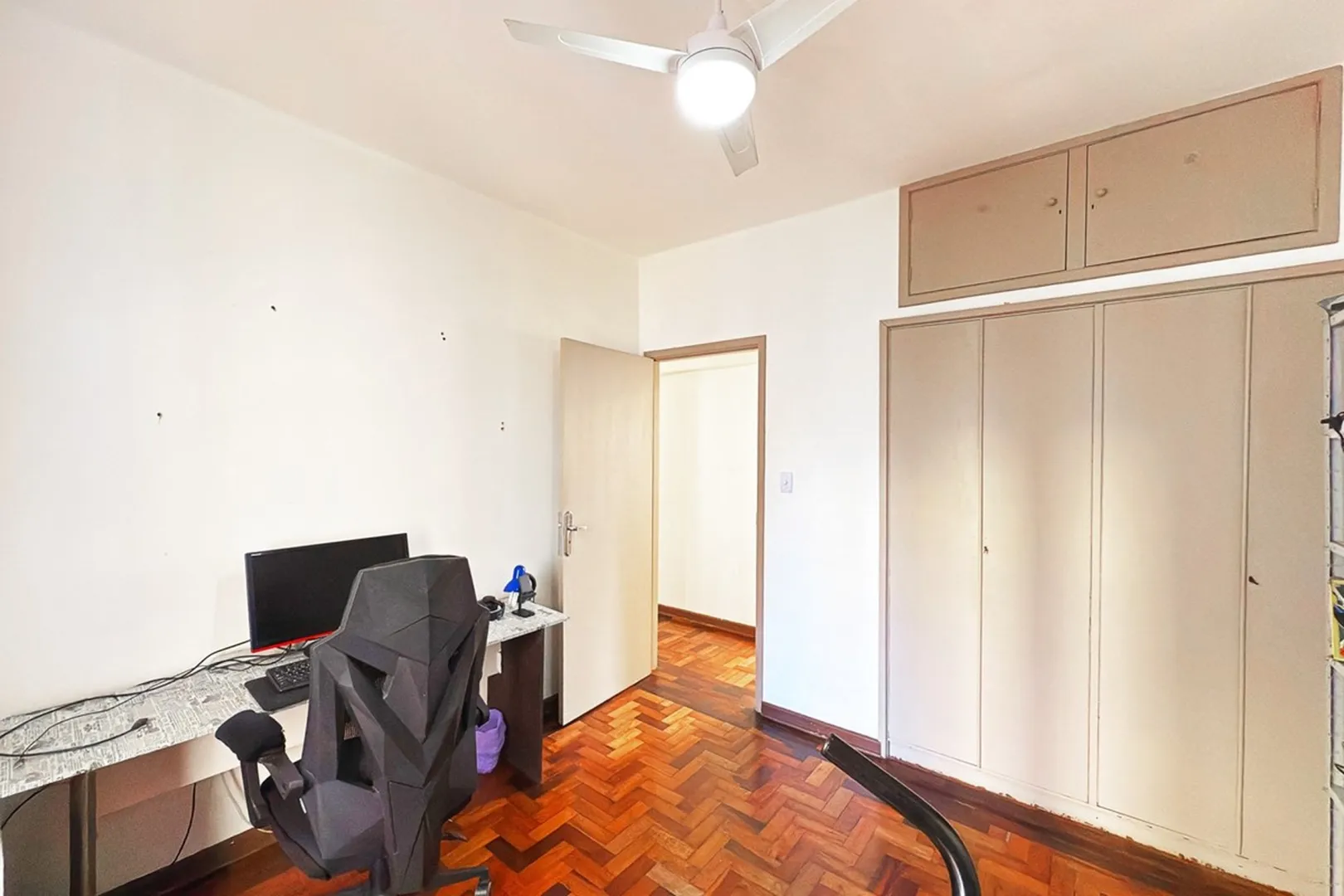 R$ 495.000 - &Oacute;TIMO APARTAMENTO - SEMIMOBILIADO - SACADA - 98M2 - 3 DORM - 1 VAGA Rua Jerônimo Coelho Porto Alegre - 