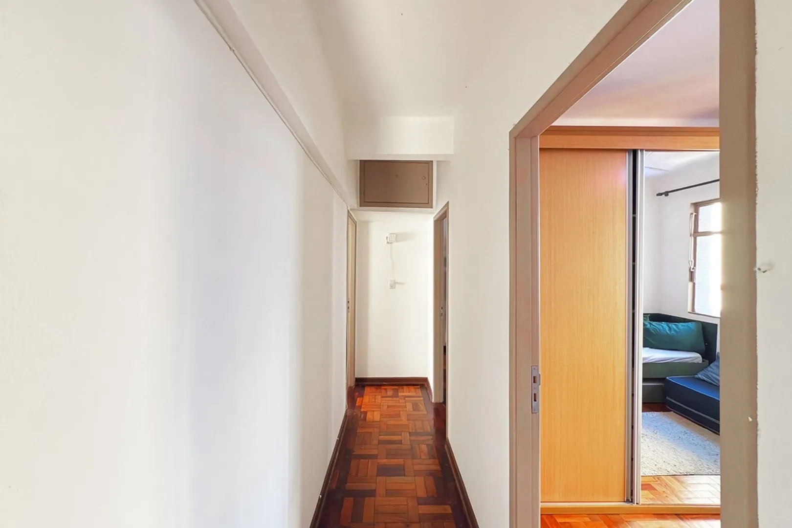 R$ 495.000 - &Oacute;TIMO APARTAMENTO - SEMIMOBILIADO - SACADA - 98M2 - 3 DORM - 1 VAGA Rua Jerônimo Coelho Porto Alegre - 