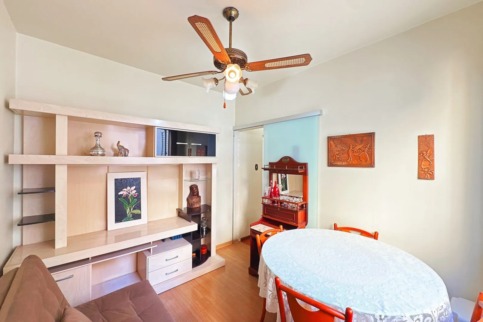 R$ 248.000 - &Oacute;TIMO APARTAMENTO - MOBILIADO - EQUIPADO - 60M2 - 2 DORM  - VISTA Rua Jerônimo Coelho Porto Alegre - 
