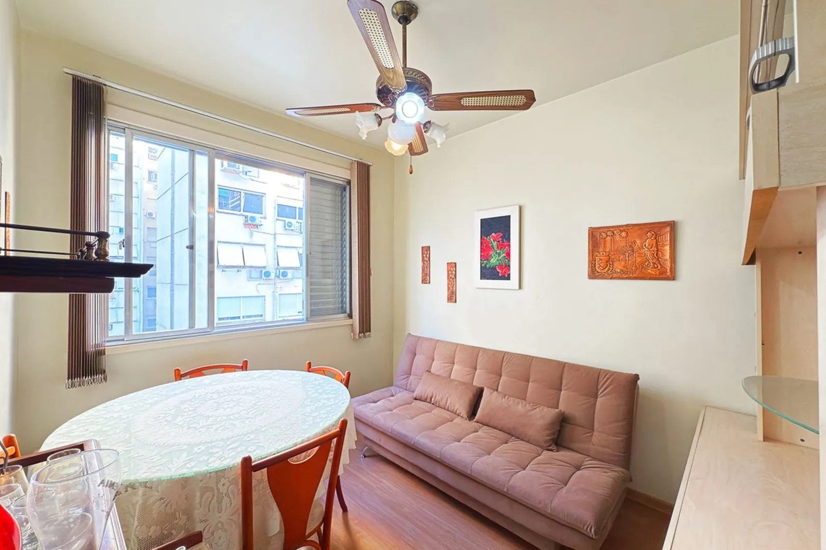 R$ 248.000 - &Oacute;TIMO APARTAMENTO - MOBILIADO - EQUIPADO - 60M2 - 2 DORM  - VISTA Rua Jerônimo Coelho Porto Alegre - 