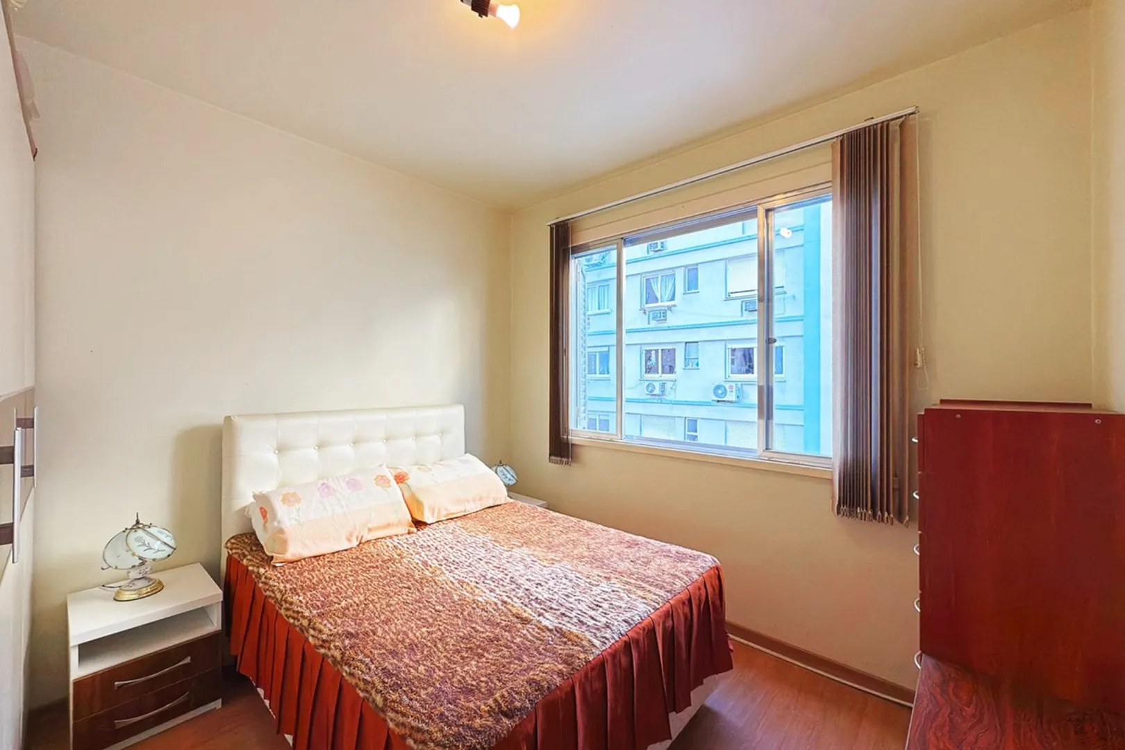 R$ 248.000 - &Oacute;TIMO APARTAMENTO - MOBILIADO - EQUIPADO - 60M2 - 2 DORM  - VISTA Rua Jerônimo Coelho Porto Alegre - 