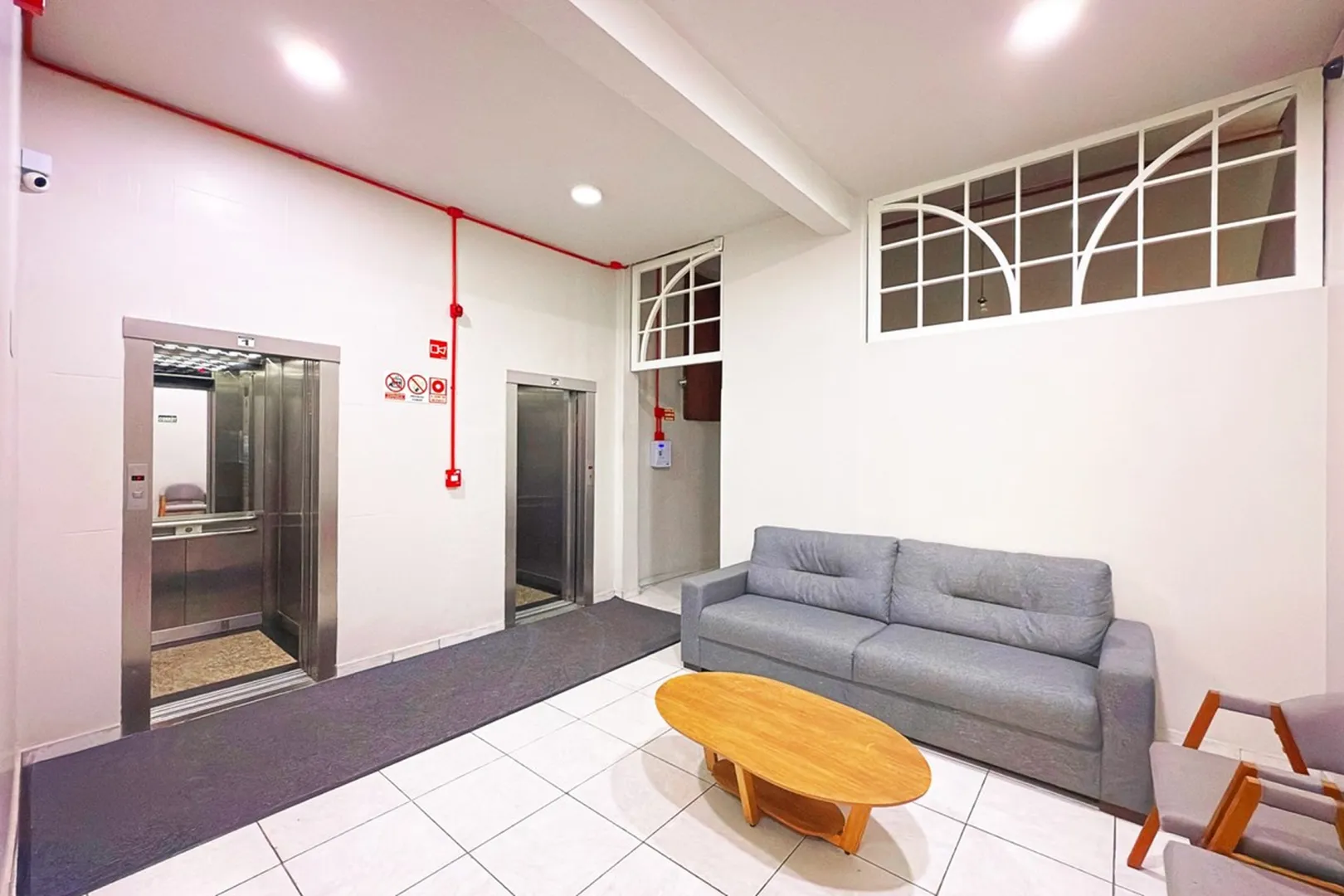 R$ 248.000 - &Oacute;TIMO APARTAMENTO - MOBILIADO - EQUIPADO - 60M2 - 2 DORM  - VISTA Rua Jerônimo Coelho Porto Alegre - 