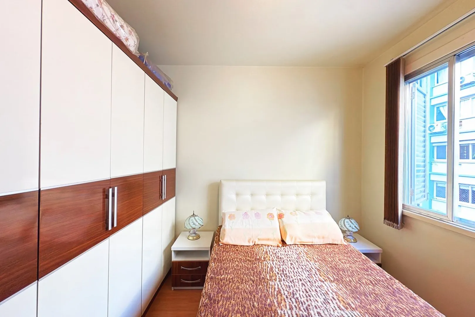 R$ 248.000 - &Oacute;TIMO APARTAMENTO - MOBILIADO - EQUIPADO - 60M2 - 2 DORM  - VISTA Rua Jerônimo Coelho Porto Alegre - 