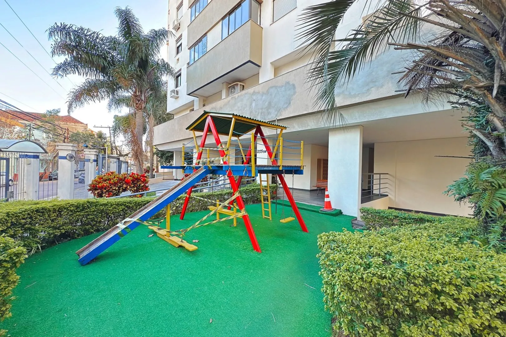 R$ 515.000 - LINDO APARTAMENTO - 61M2 - 2 DORM - ANDAR ALTO - VISTA - 1 VAGA - INFRA Rua Lopo Gonçalves Porto Alegre - 