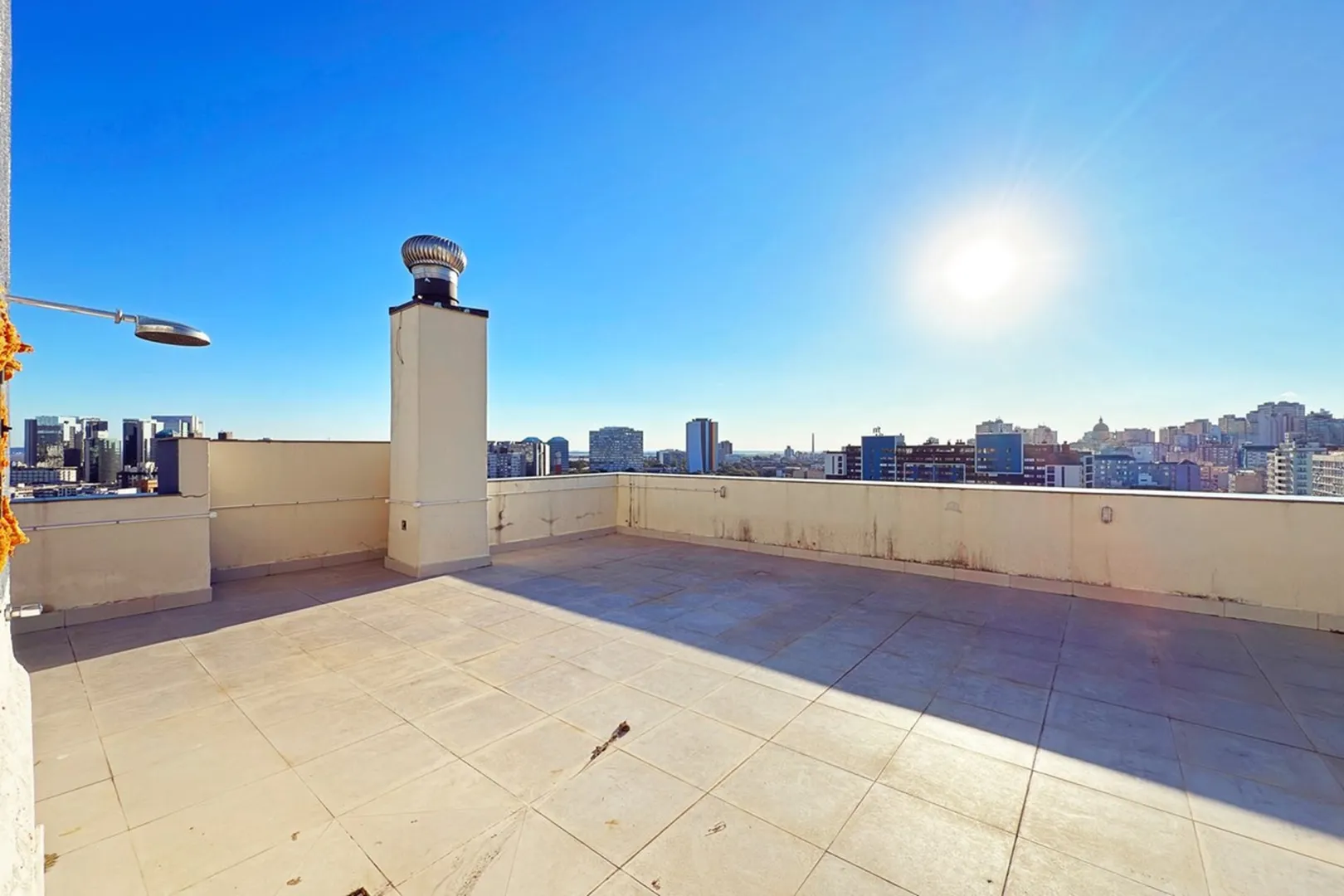 R$ 515.000 - LINDO APARTAMENTO - 61M2 - 2 DORM - ANDAR ALTO - VISTA - 1 VAGA - INFRA Rua Lopo Gonçalves Porto Alegre - 