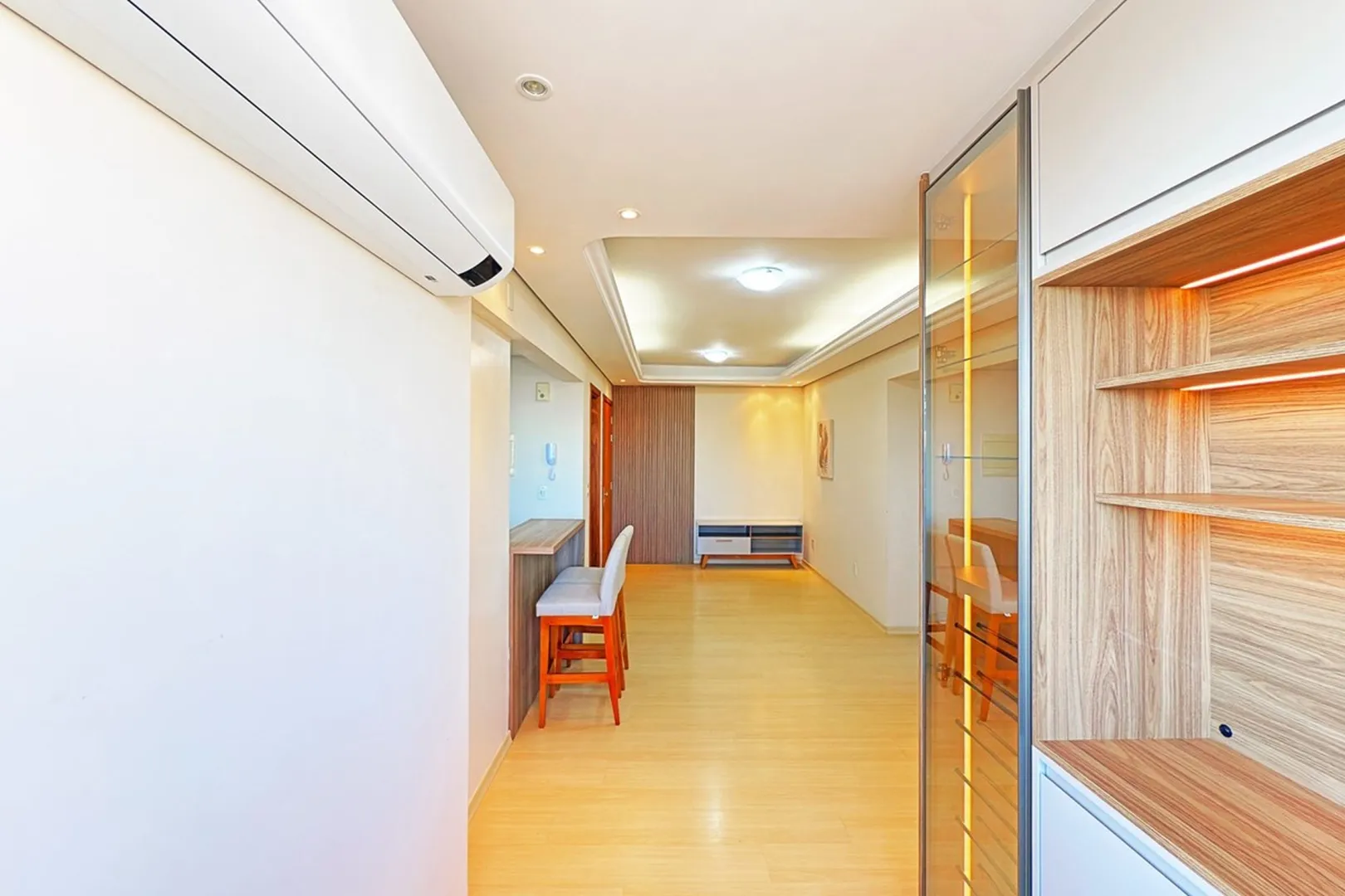 R$ 515.000 - LINDO APARTAMENTO - 61M2 - 2 DORM - ANDAR ALTO - VISTA - 1 VAGA - INFRA Rua Lopo Gonçalves Porto Alegre - 