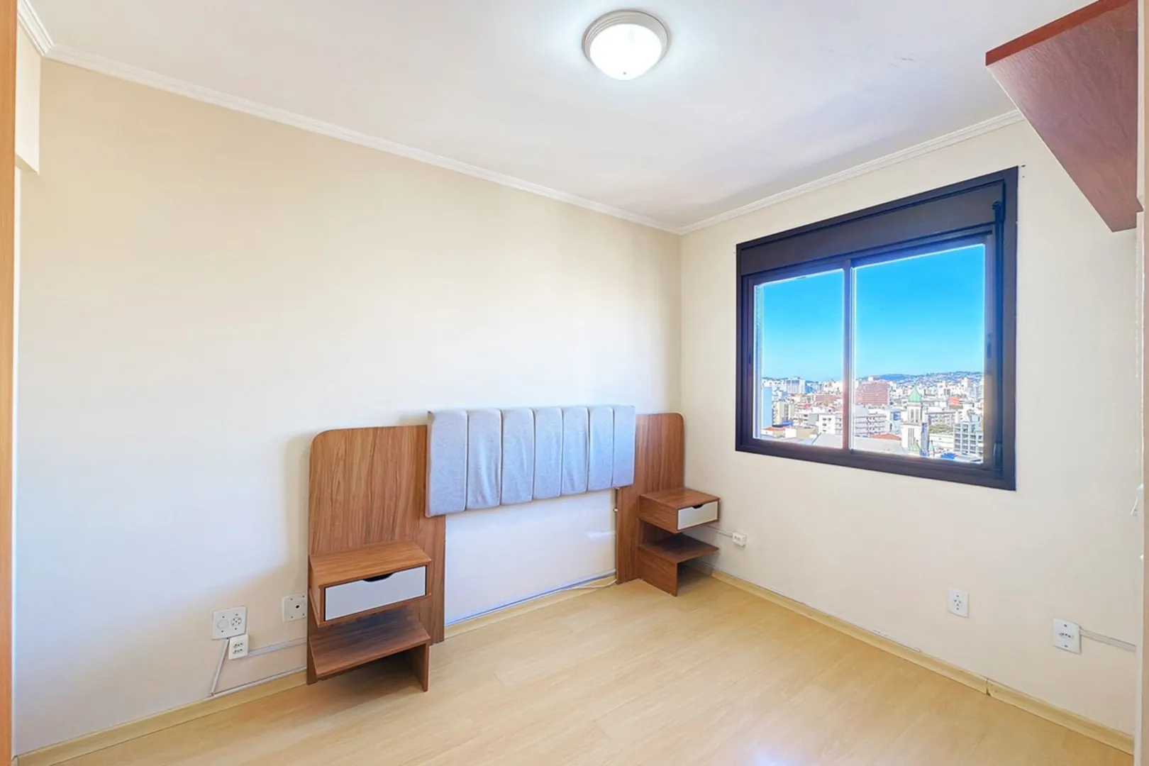 R$ 515.000 - LINDO APARTAMENTO - 61M2 - 2 DORM - ANDAR ALTO - VISTA - 1 VAGA - INFRA Rua Lopo Gonçalves Porto Alegre - 
