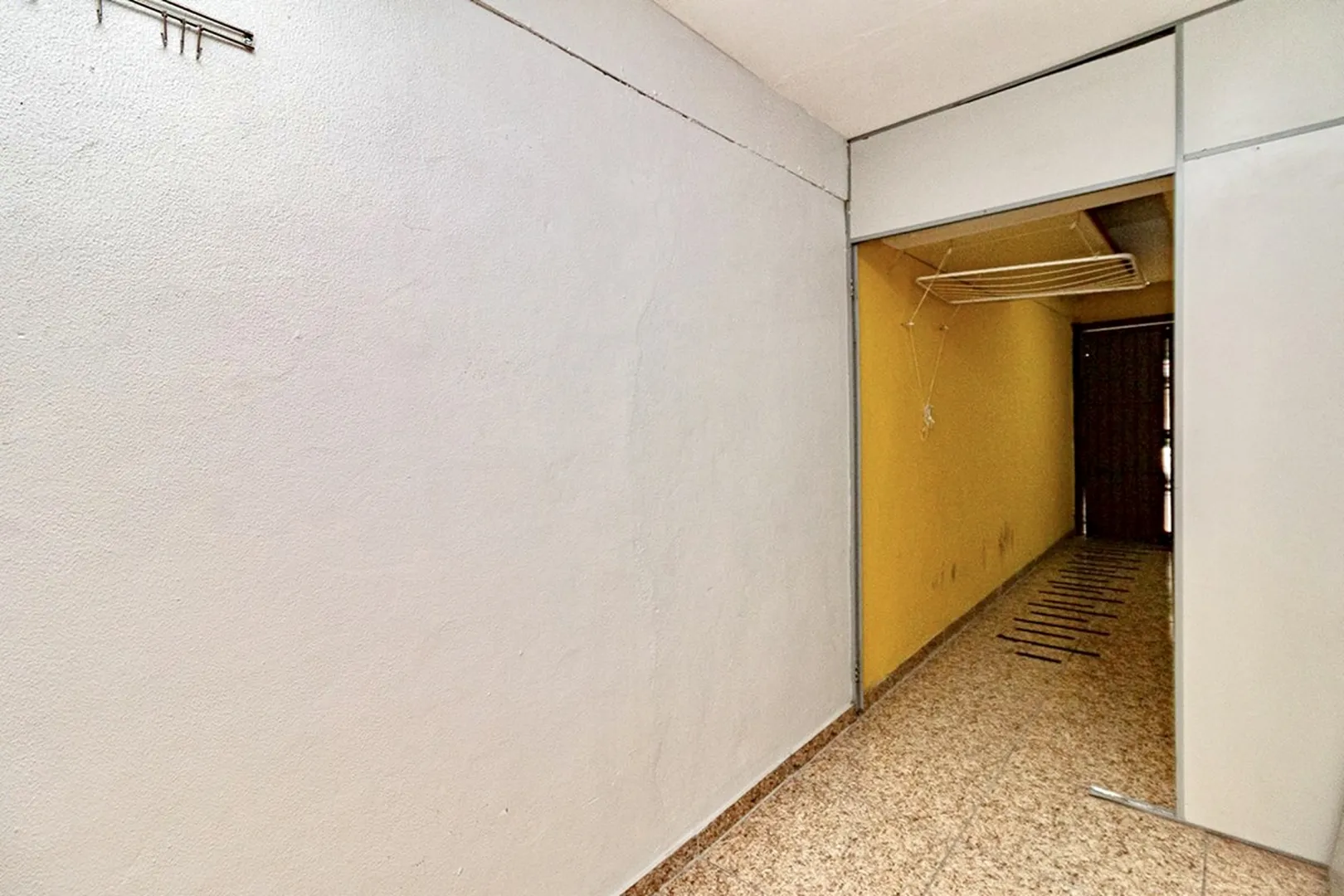R$ 298.000 - &Oacute;TIMO GARDEN - 37M2 - 1 DORM - MOBILIADO - P&Aacute;TIO - 1 VAGA Rua Portugal Porto Alegre - 