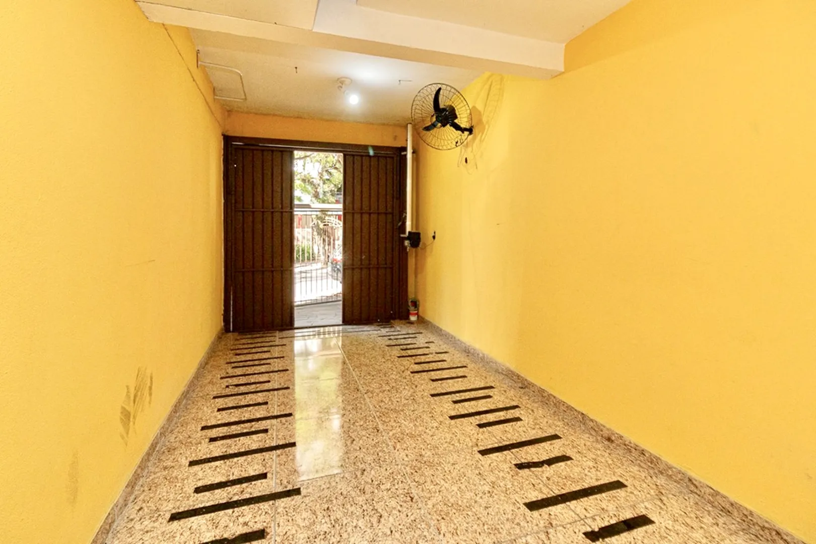 R$ 298.000 - &Oacute;TIMO GARDEN - 37M2 - 1 DORM - MOBILIADO - P&Aacute;TIO - 1 VAGA Rua Portugal Porto Alegre - 