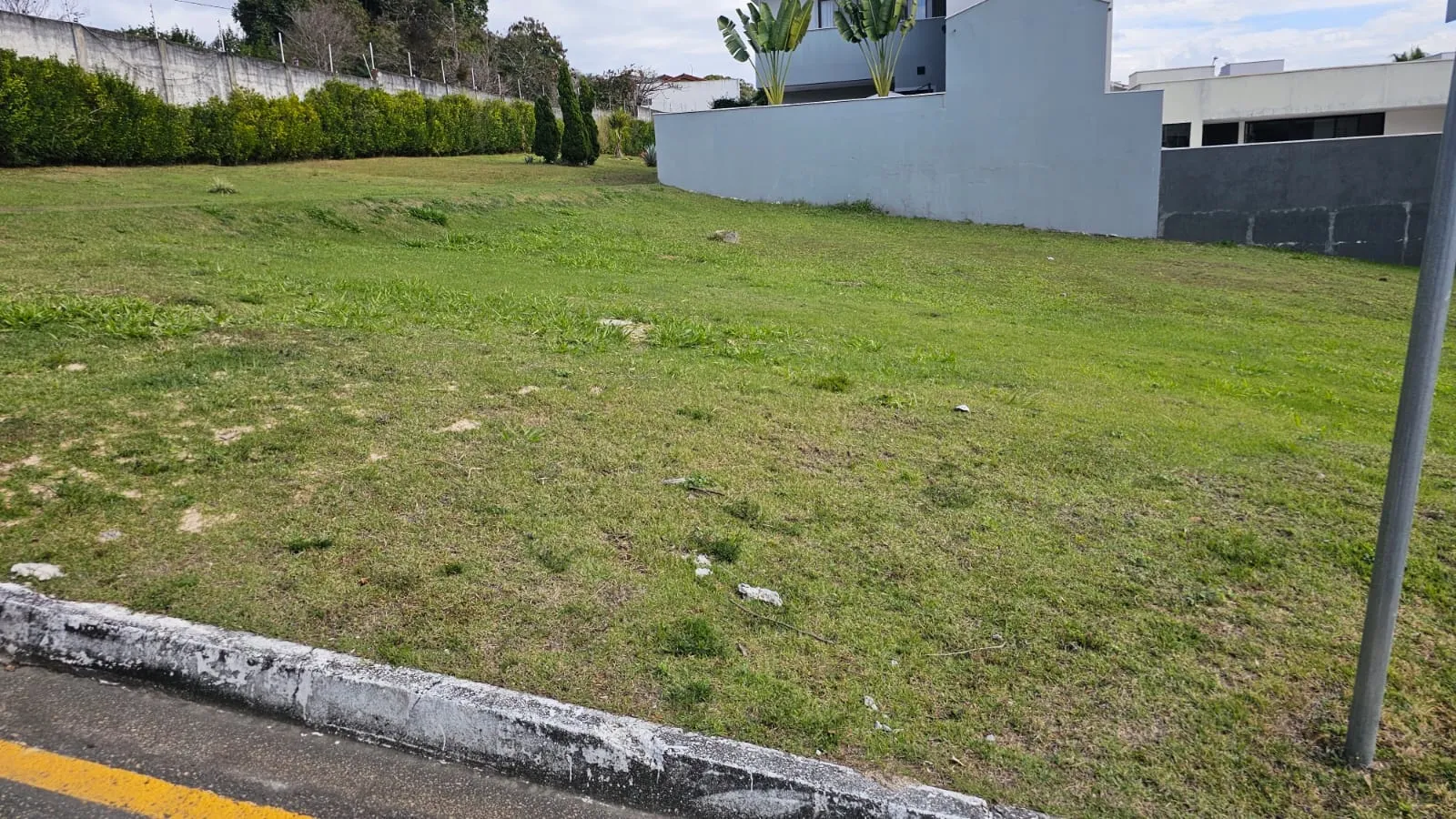 Terreno &agrave; Venda, 350m - R$ 450.000 - Condom&iacute;nio Via R&eacute;ggio - Av. S&atilde;o Paulo - Sorocaba - SP Rua Domingos Rocha Sorocaba - 