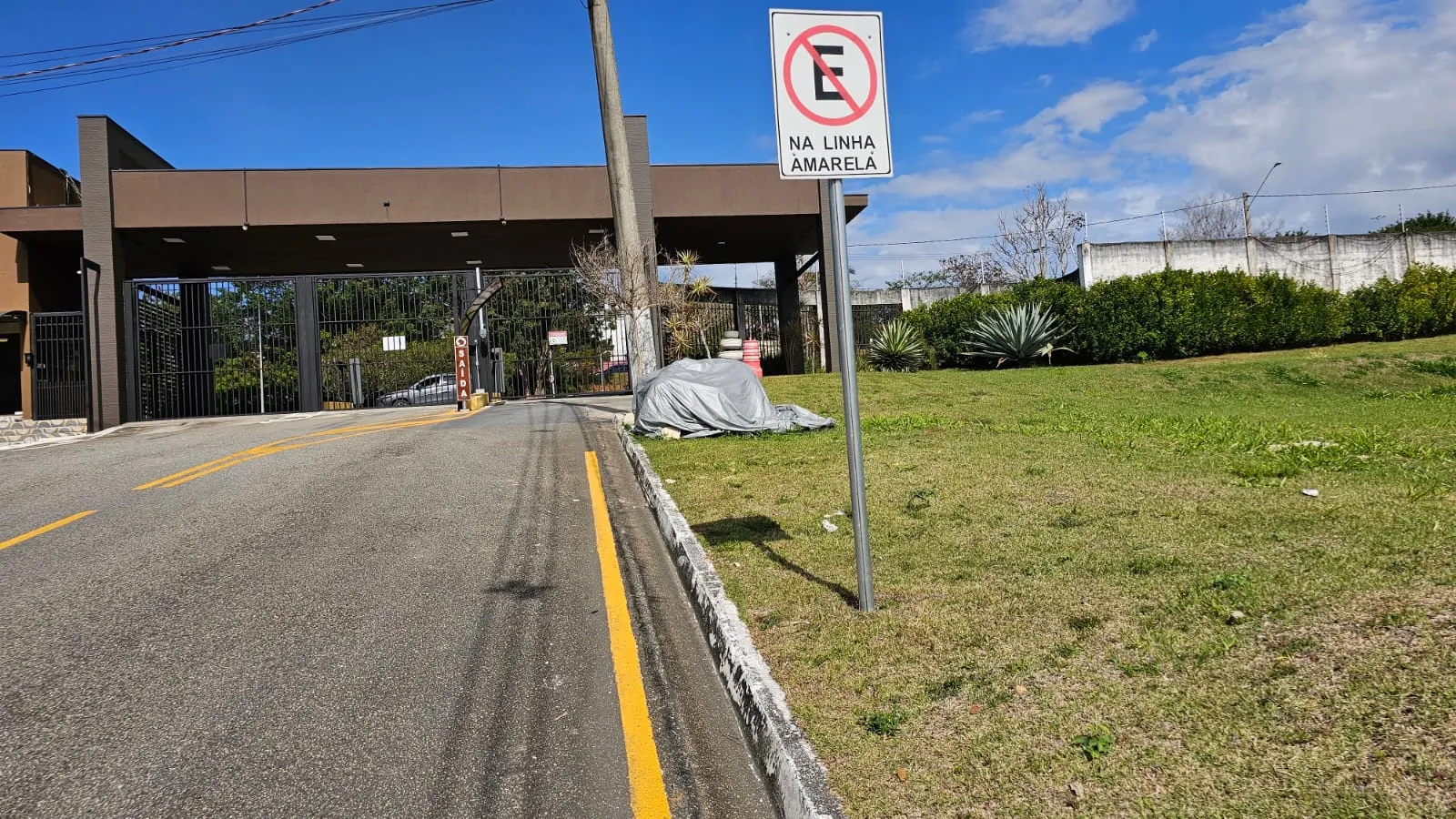 Terreno &agrave; Venda, 350m - R$ 450.000 - Condom&iacute;nio Via R&eacute;ggio - Av. S&atilde;o Paulo - Sorocaba - SP Rua Domingos Rocha Sorocaba - 