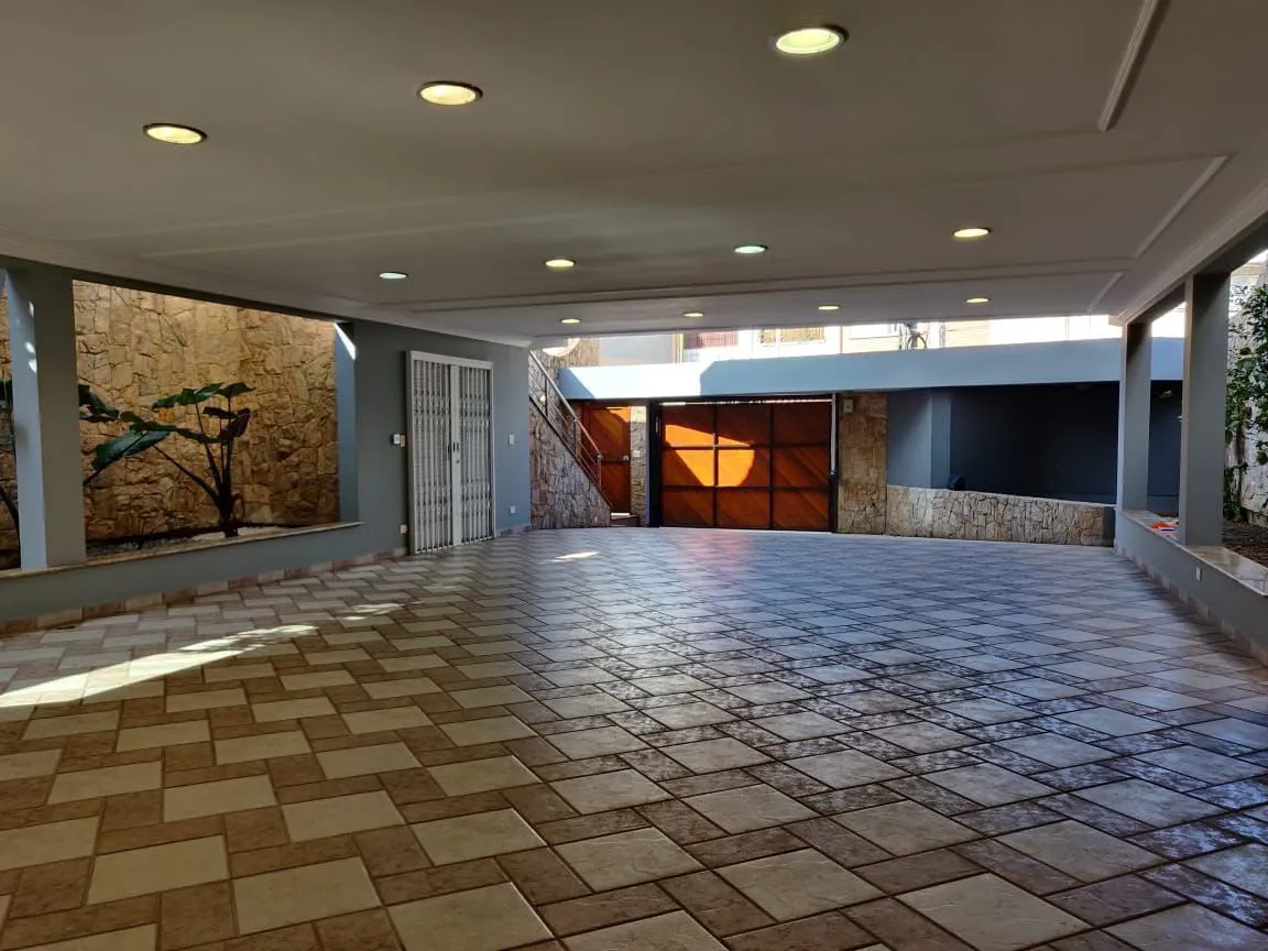 Casa, 4 quartos, 353 m² - Foto 1