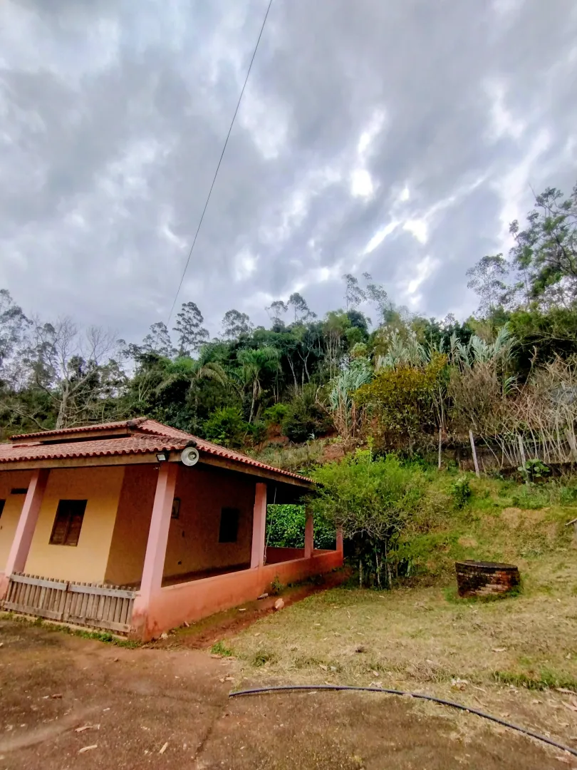 &Oacute;tima ch&aacute;cara &agrave; venda no bairro Boa Vista  Igaratá - 
