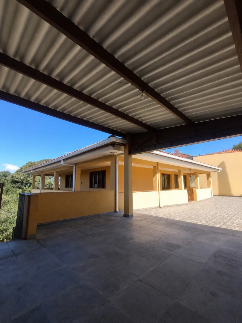 &Oacute;tima casa &agrave; venda no Centro de Igarat&aacute;  Igaratá - 