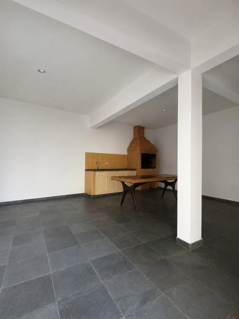 &Oacute;tima casa &agrave; venda no Centro de Igarat&aacute;  Igaratá - 