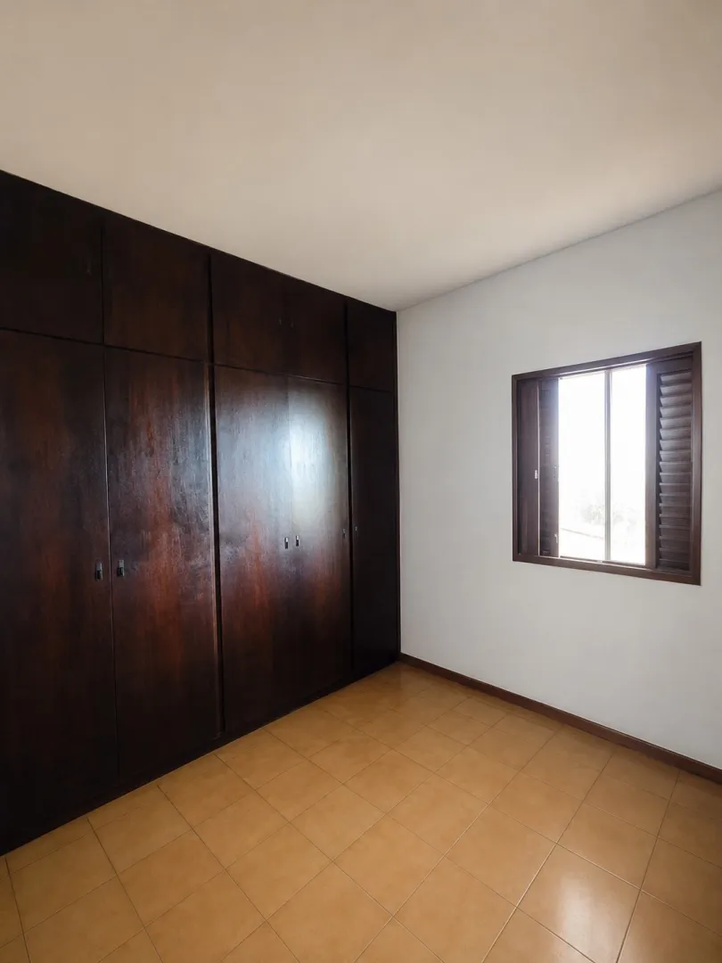 &Oacute;tima casa &agrave; venda no Centro de Igarat&aacute;  Igaratá - 