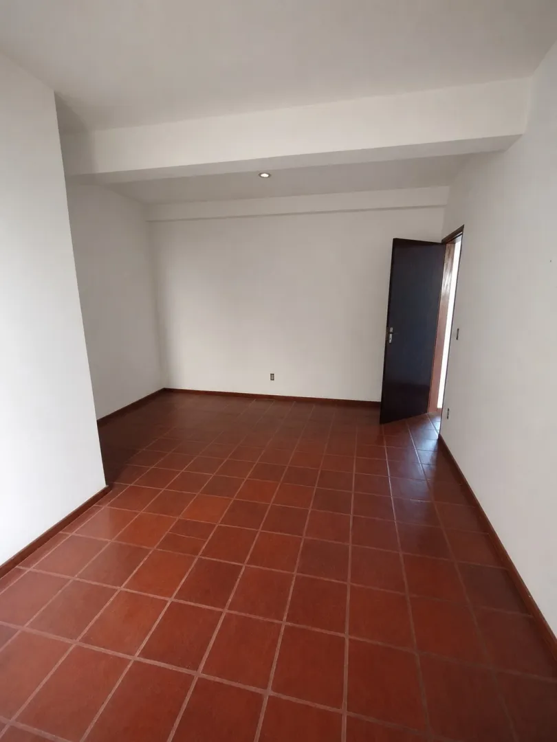 &Oacute;tima casa &agrave; venda no Centro de Igarat&aacute;  Igaratá - 