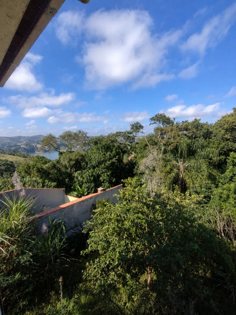 &Oacute;tima casa &agrave; venda no Centro de Igarat&aacute;  Igaratá - 
