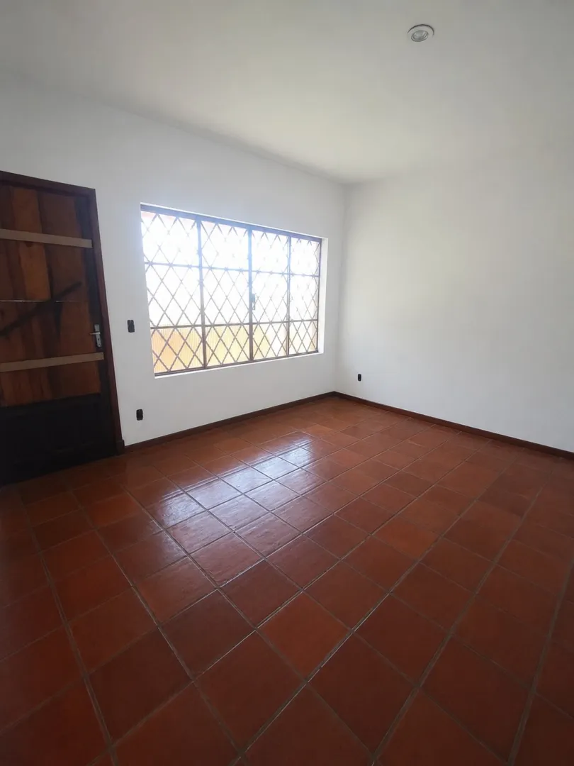 &Oacute;tima casa &agrave; venda no Centro de Igarat&aacute;  Igaratá - 