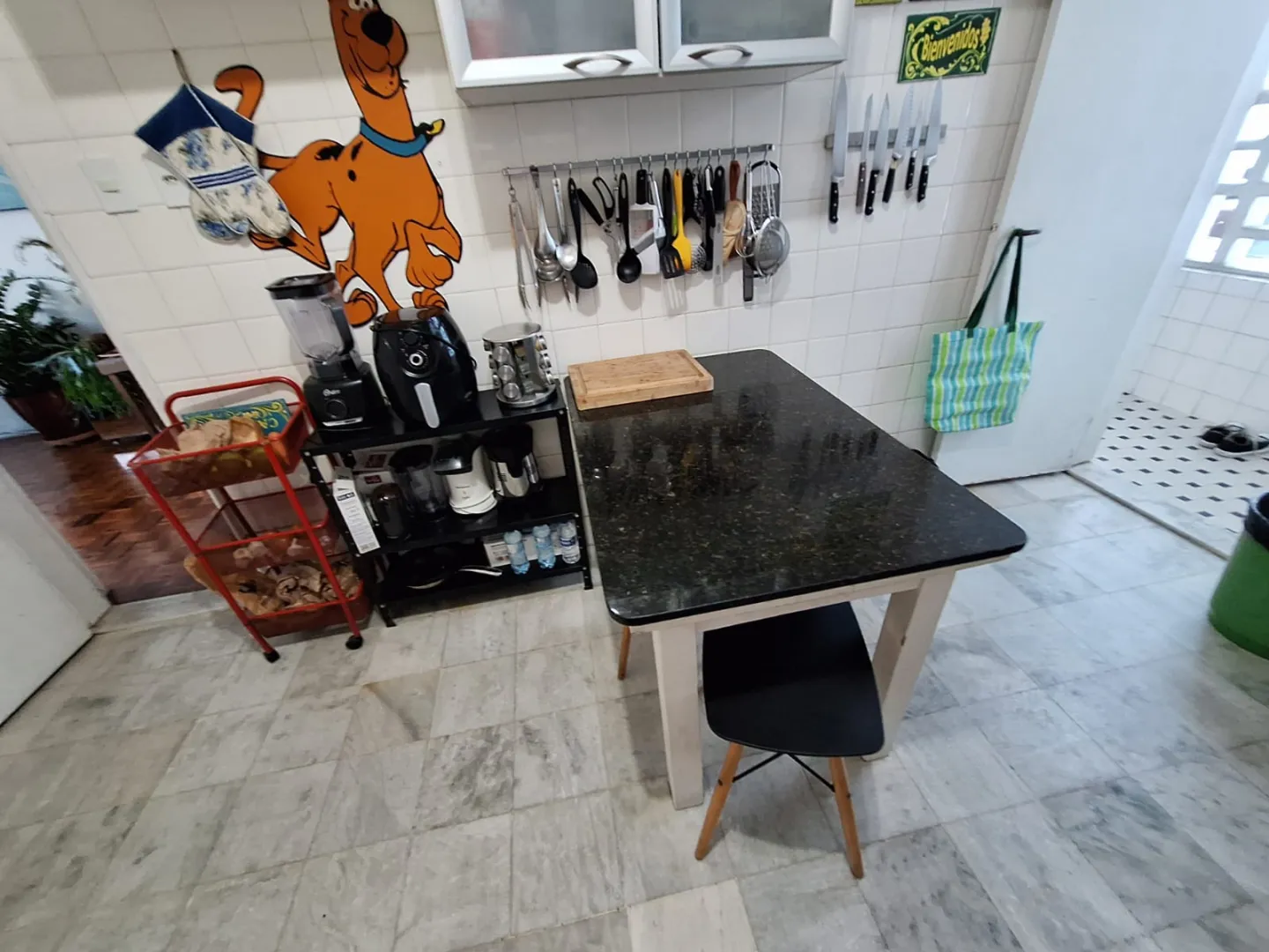 APARTAMENTO 3 QUARTOS SU&Iacute;TE DEPEND&Ecirc;NCIA ELEVADORES PORTARIA 24H &Agrave; VENDA NA BARRA! Rua Marquês de Caravelas Salvador - 