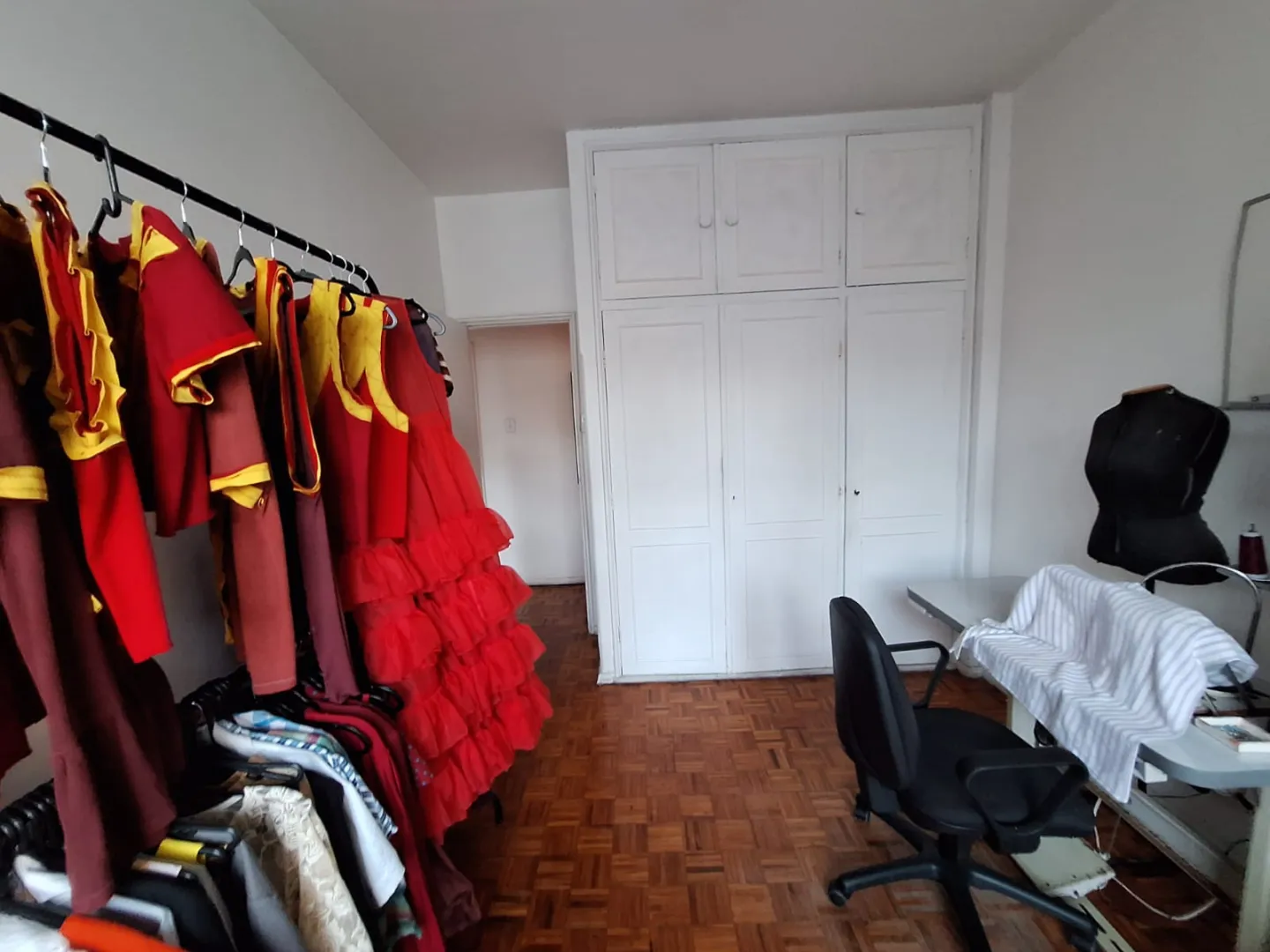 APARTAMENTO 3 QUARTOS SU&Iacute;TE DEPEND&Ecirc;NCIA ELEVADORES PORTARIA 24H &Agrave; VENDA NA BARRA! Rua Marquês de Caravelas Salvador - 