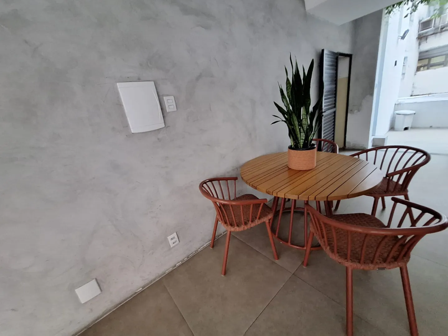 APARTAMENTO 3 QUARTOS SU&Iacute;TE DEPEND&Ecirc;NCIA ELEVADORES PORTARIA 24H &Agrave; VENDA NA BARRA! Rua Marquês de Caravelas Salvador - 