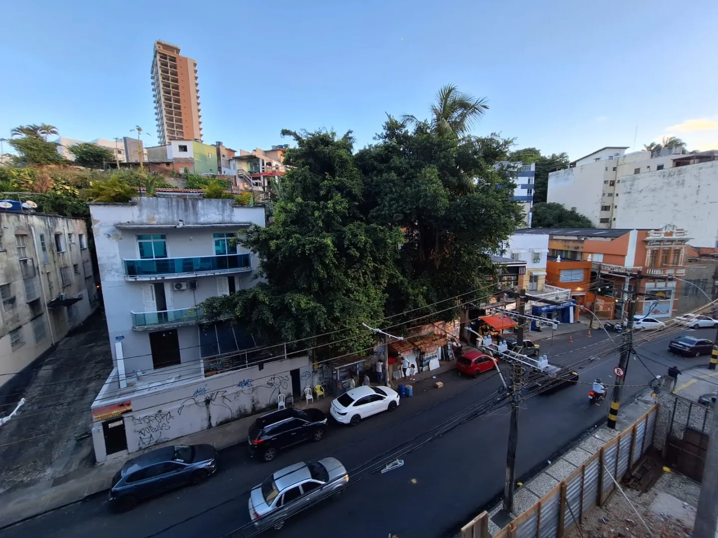 APARTAMENTO 3 QUARTOS SU&Iacute;TE DEPEND&Ecirc;NCIA ELEVADORES PORTARIA 24H &Agrave; VENDA NA BARRA! Rua Marquês de Caravelas Salvador - 