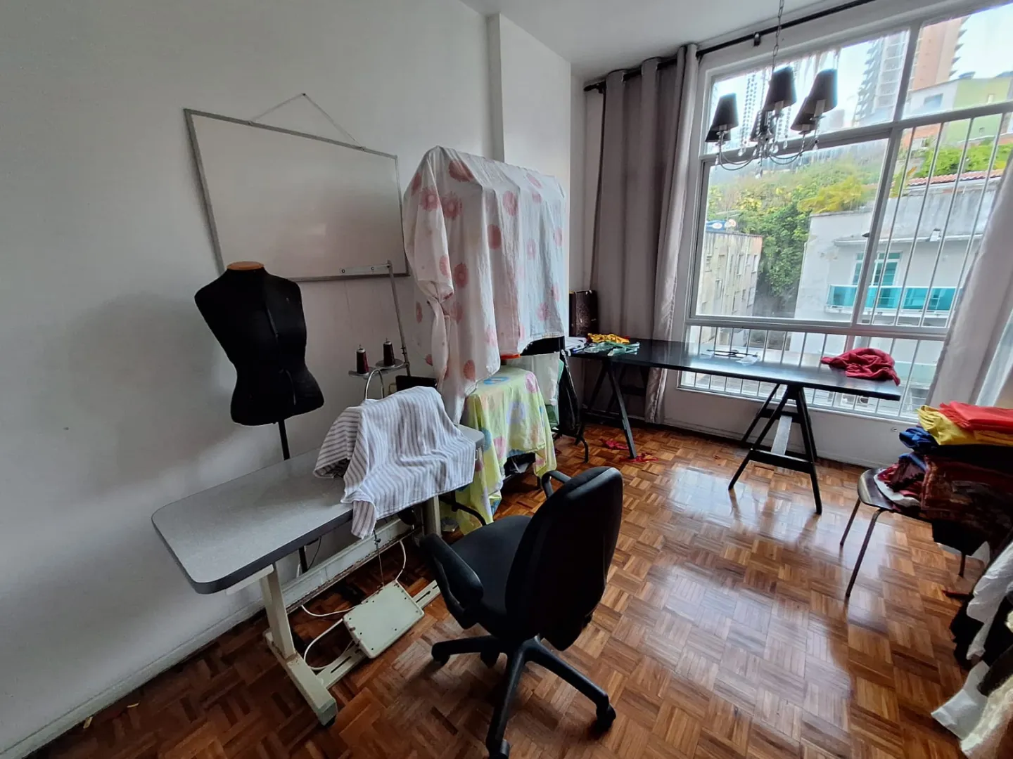 APARTAMENTO 3 QUARTOS SU&Iacute;TE DEPEND&Ecirc;NCIA ELEVADORES PORTARIA 24H &Agrave; VENDA NA BARRA! Rua Marquês de Caravelas Salvador - 
