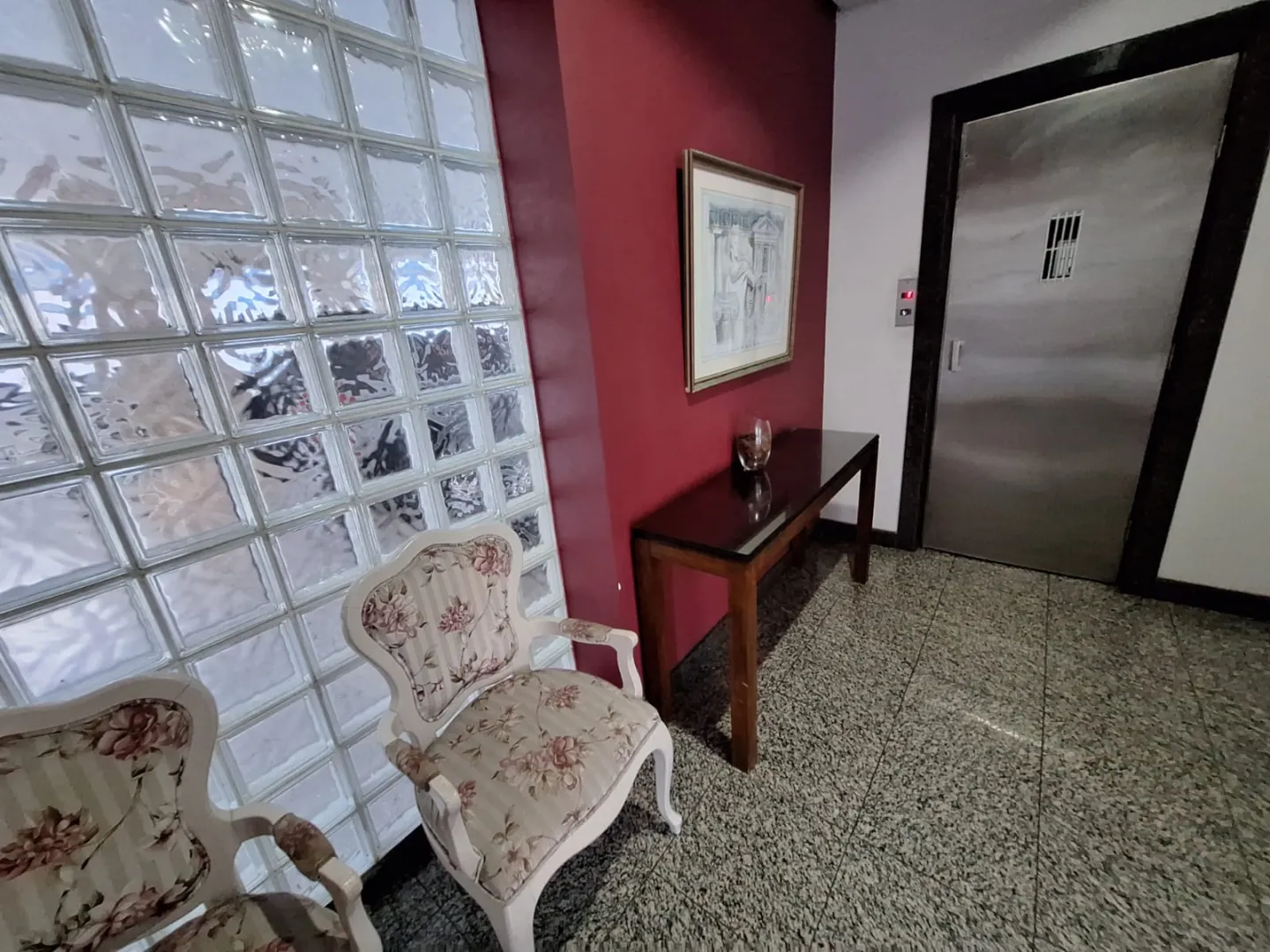 APARTAMENTO 3 QUARTOS SU&Iacute;TE DEPEND&Ecirc;NCIA ELEVADORES PORTARIA 24H &Agrave; VENDA NA BARRA! Rua Marquês de Caravelas Salvador - 