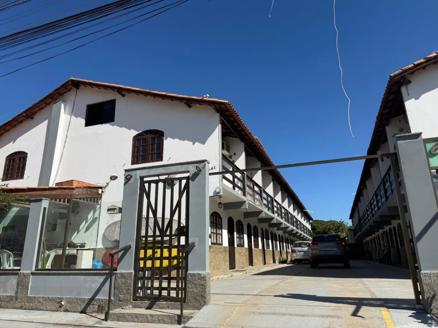 EXCELENTE APARTAMENTO PORTEIRA FECHADA EM FRENTE A PRAIA DO BALNEARIO EM SÃO PEDRO