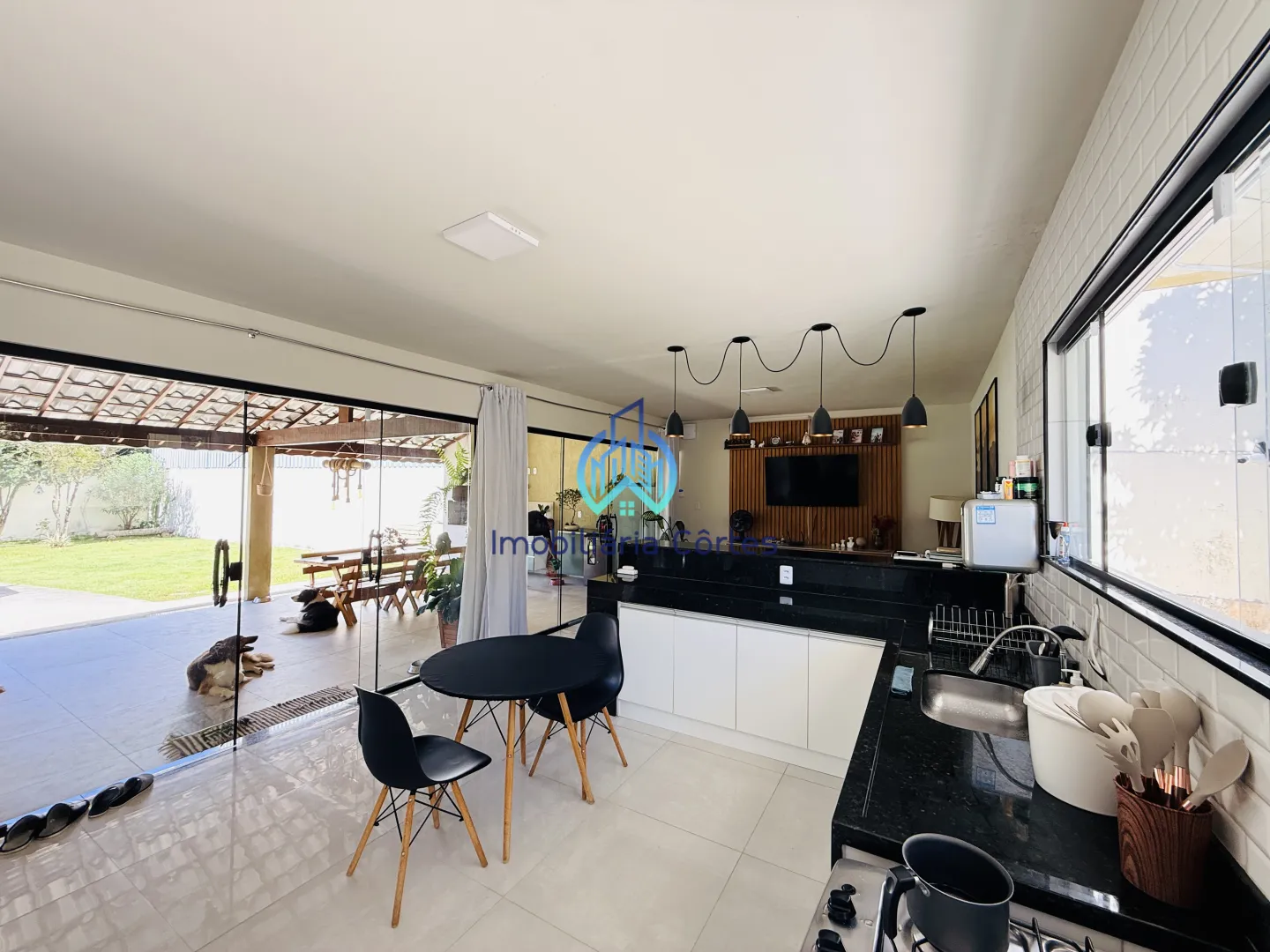 🏡 Casa moderna com acabamento de alto padr&atilde;o e espa&ccedil;o gourmet completo! Rua Estevan Batista Guapimirim - 