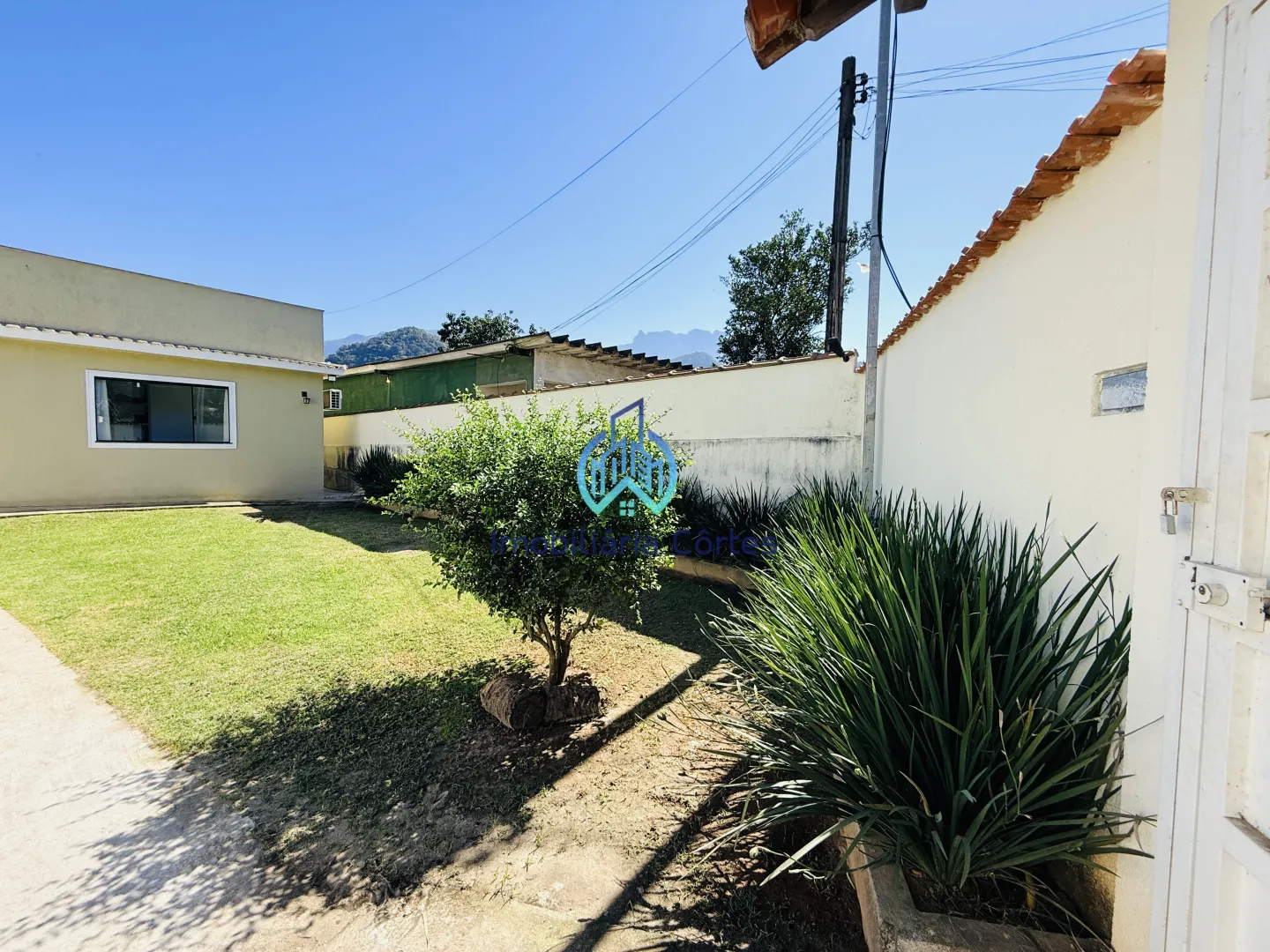 🏡 Casa moderna com acabamento de alto padr&atilde;o e espa&ccedil;o gourmet completo! Rua Estevan Batista Guapimirim - 