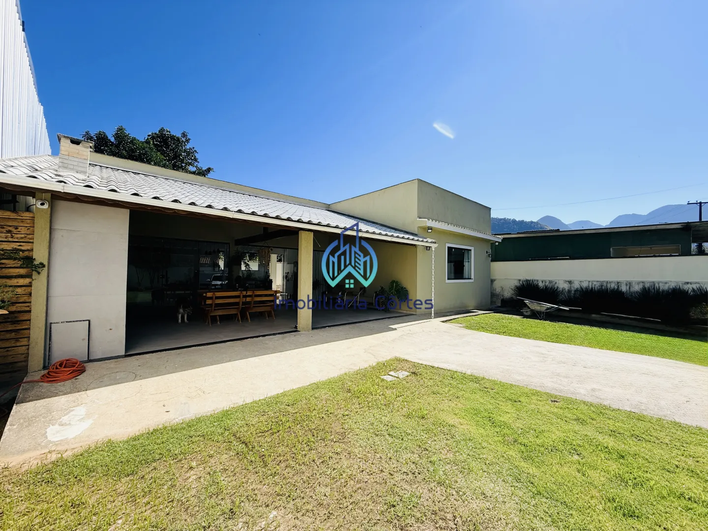 🏡 Casa moderna com acabamento de alto padr&atilde;o e espa&ccedil;o gourmet completo! Rua Estevan Batista Guapimirim - 