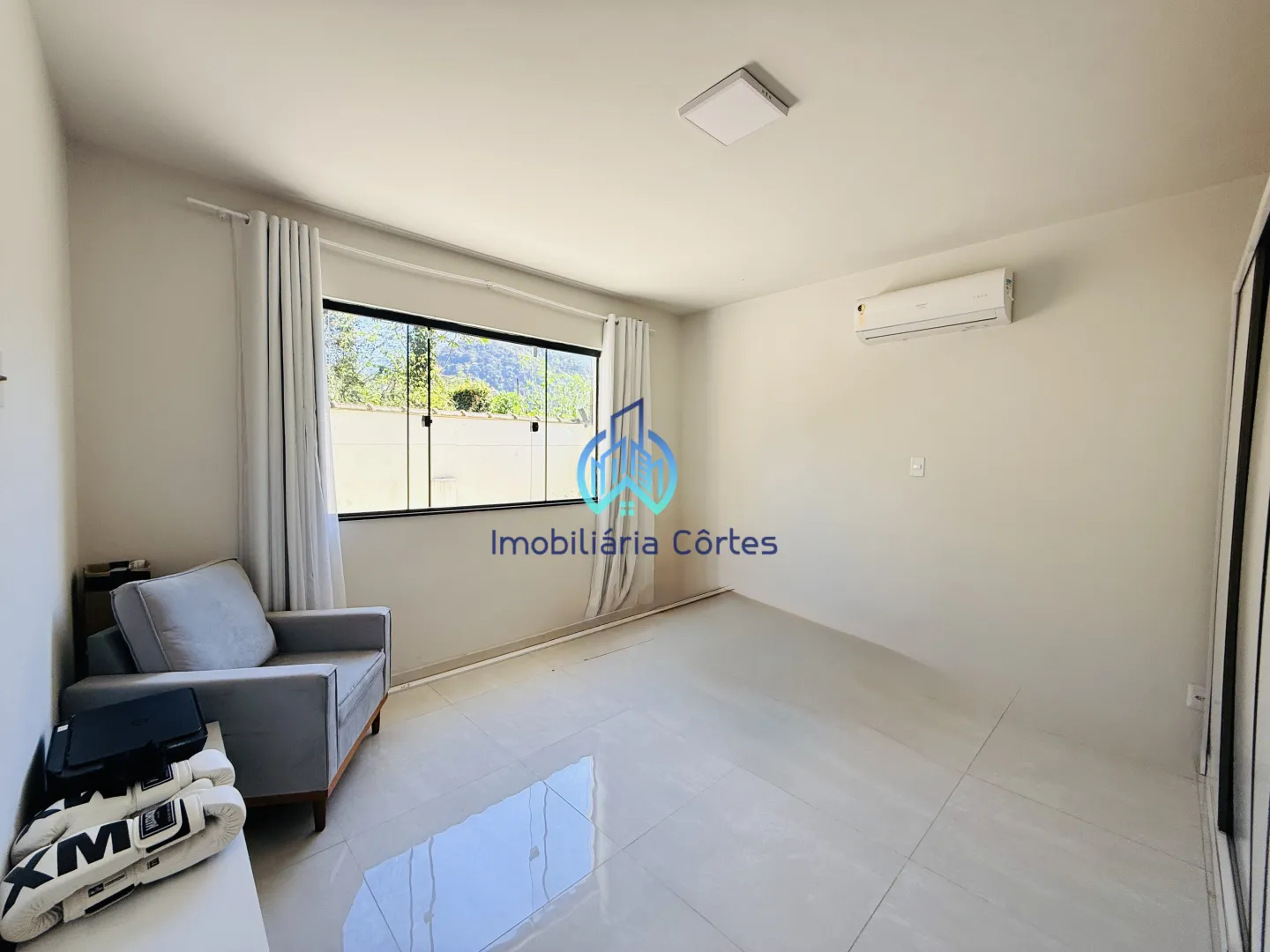 🏡 Casa moderna com acabamento de alto padr&atilde;o e espa&ccedil;o gourmet completo! Rua Estevan Batista Guapimirim - 