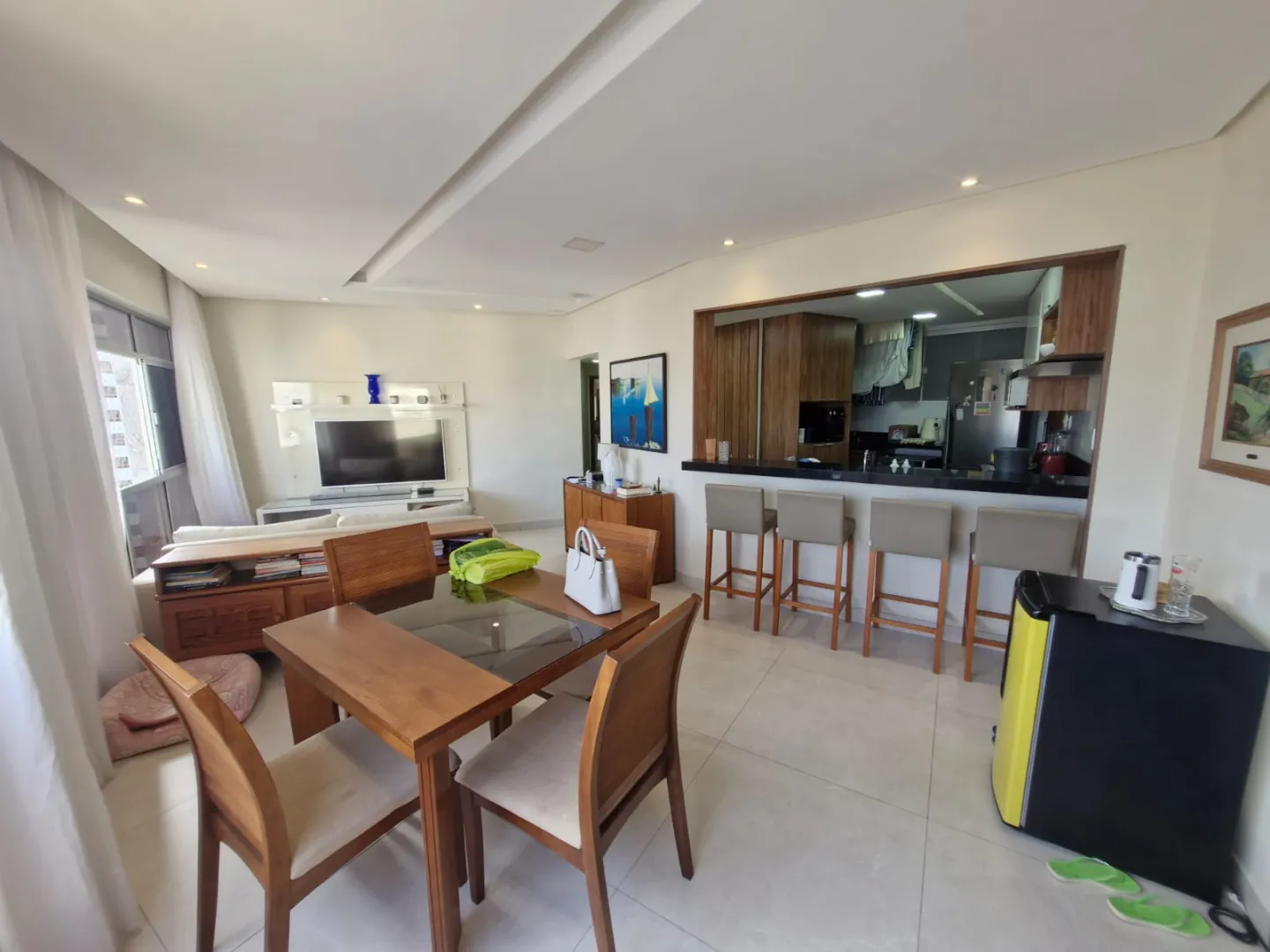 APARTAMENTO 3 QUARTOS SU&Iacute;TE VISTA MAR 2 GARAGENS DEP. QUADRA ELEVADOR &Agrave; VENDA NA BARRA! Avenida Princesa Isabel Salvador - 