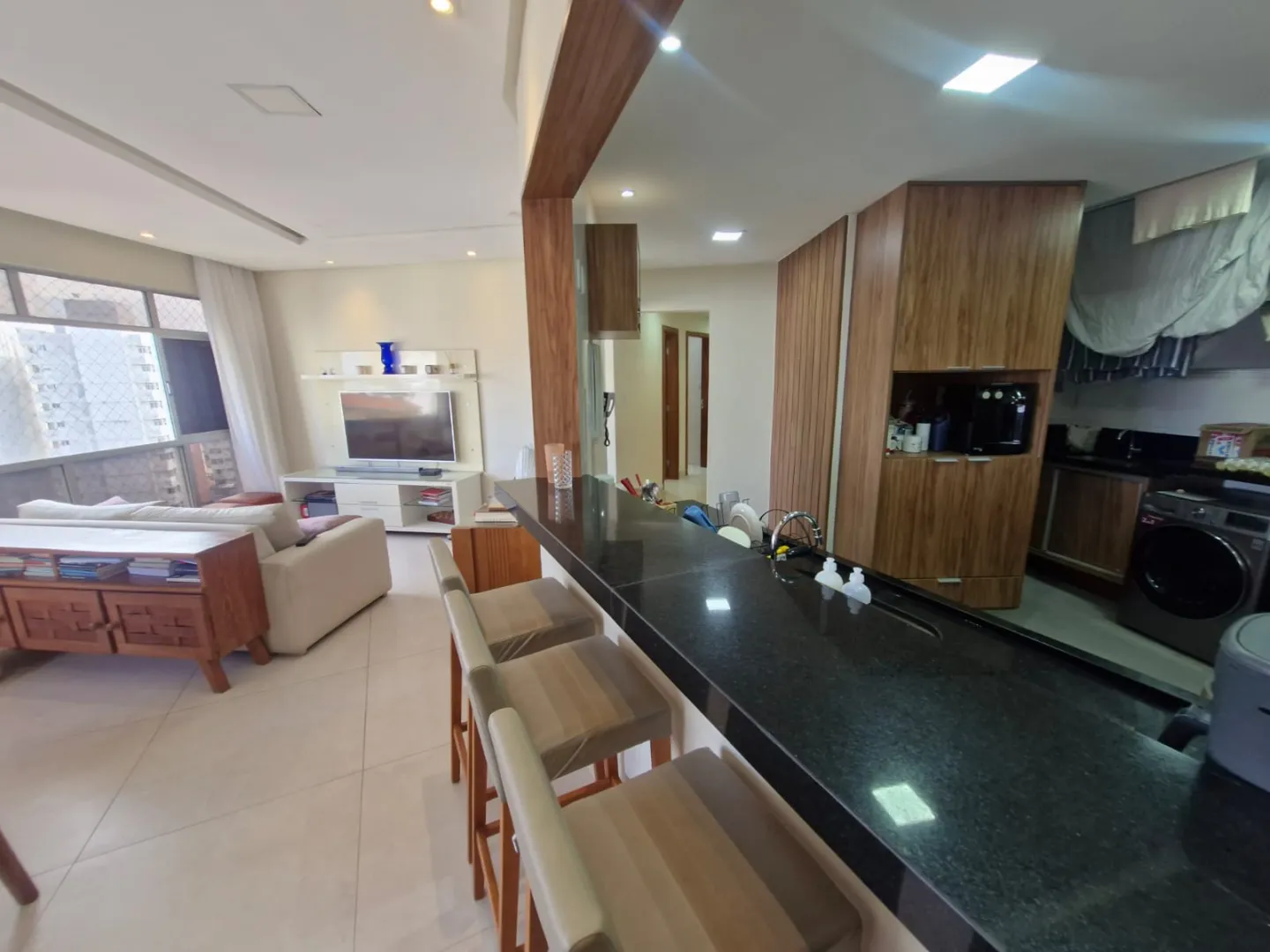 APARTAMENTO 3 QUARTOS SU&Iacute;TE VISTA MAR 2 GARAGENS DEP. QUADRA ELEVADOR &Agrave; VENDA NA BARRA! Avenida Princesa Isabel Salvador - 