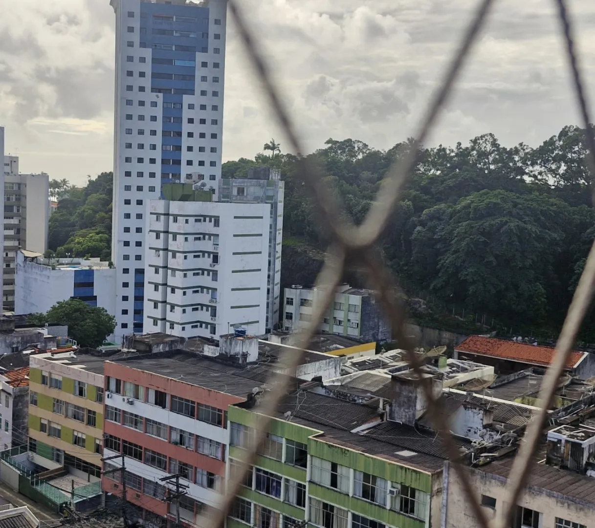APARTAMENTO 3 QUARTOS SU&Iacute;TE VISTA MAR 2 GARAGENS DEP. QUADRA ELEVADOR &Agrave; VENDA NA BARRA! Avenida Princesa Isabel Salvador - 