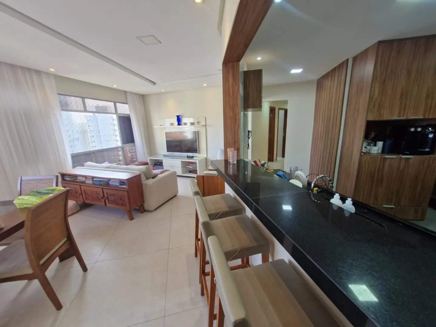 APARTAMENTO 3 QUARTOS SU&Iacute;TE VISTA MAR 2 GARAGENS DEP. QUADRA ELEVADOR &Agrave; VENDA NA BARRA! Avenida Princesa Isabel Salvador - 