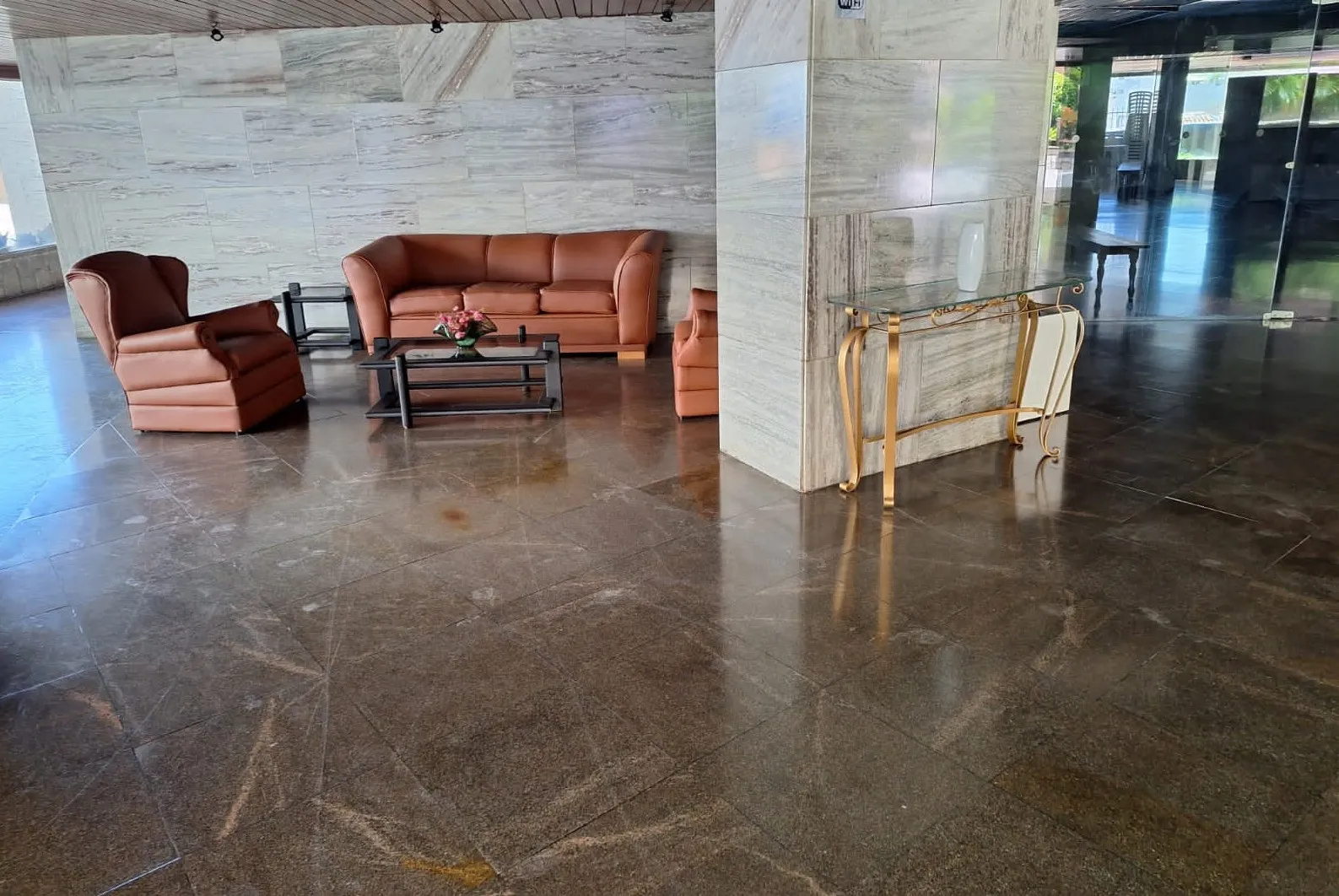 APARTAMENTO 3 QUARTOS SU&Iacute;TE VISTA MAR 2 GARAGENS DEP. QUADRA ELEVADOR &Agrave; VENDA NA BARRA! Avenida Princesa Isabel Salvador - 
