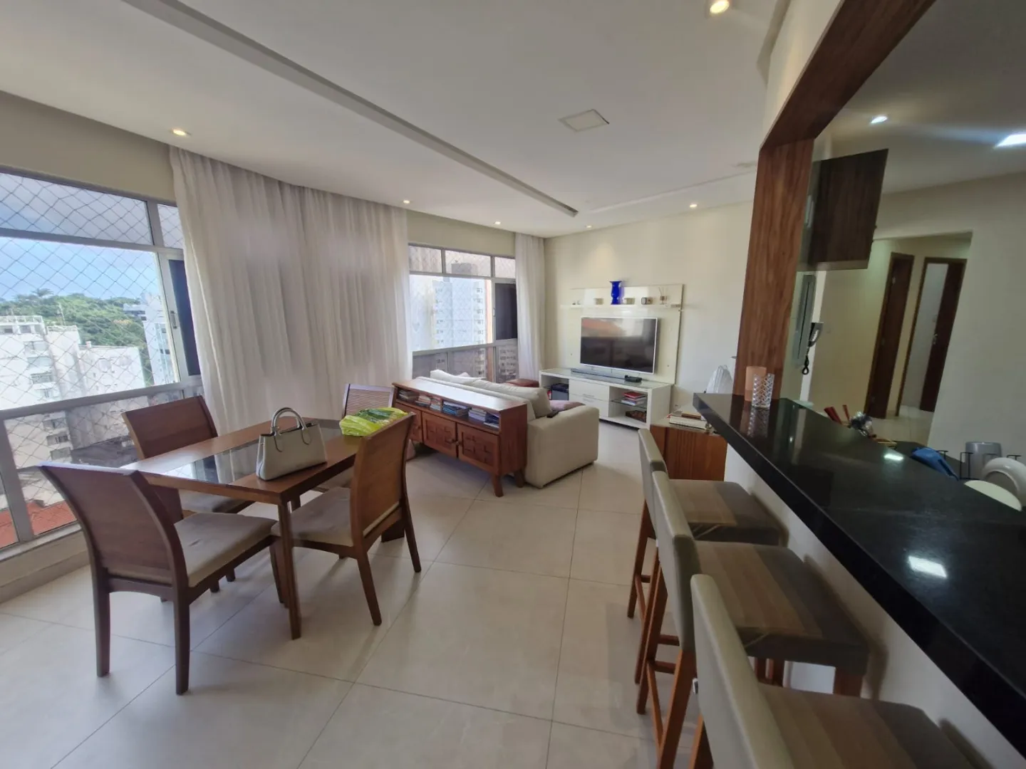 APARTAMENTO 3 QUARTOS SU&Iacute;TE VISTA MAR 2 GARAGENS DEP. QUADRA ELEVADOR &Agrave; VENDA NA BARRA! Avenida Princesa Isabel Salvador - 