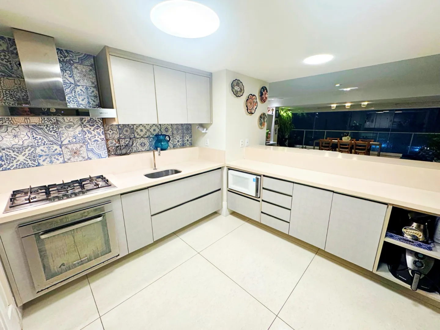 APARTAMENTO ALTO PADR&Atilde;O 3 SU&Iacute;TES LAVABO DEPEND&Ecirc;NCIA 4 GARAGENS PISCINA &Agrave; VENDA NA GRA&Ccedil;A! Alameda Capimirim Salvador - 